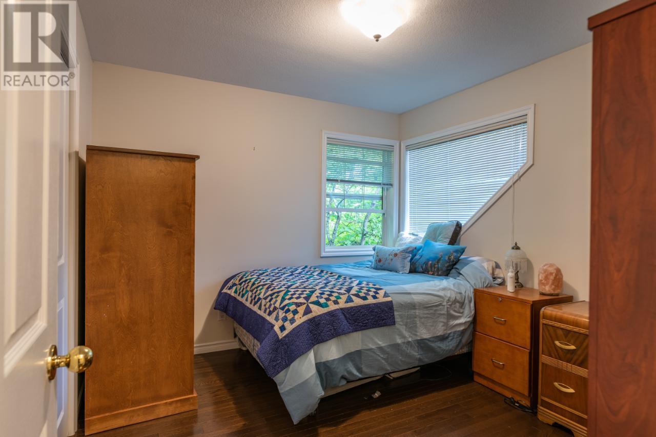Property at 1611 PARK Street image 3