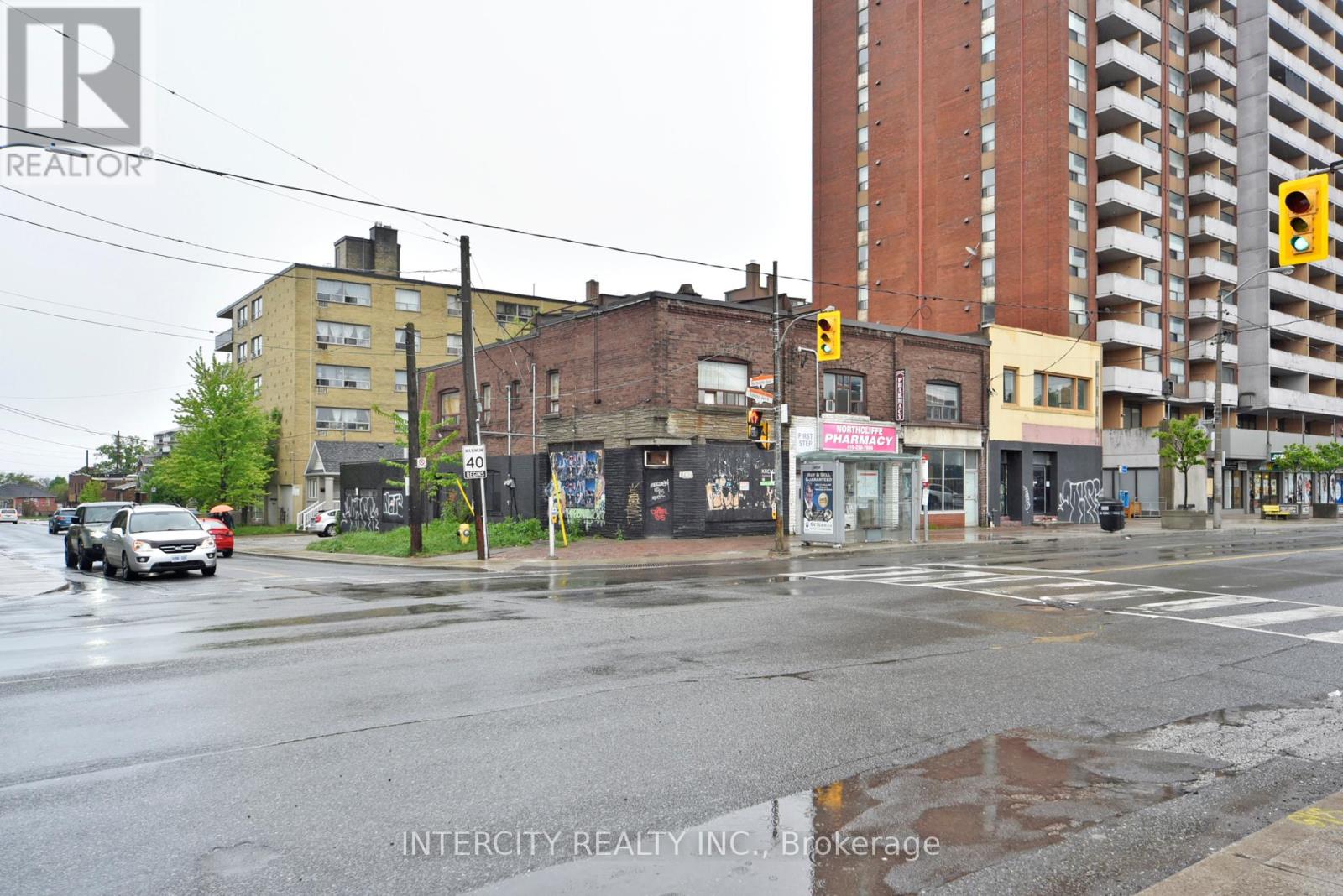 1747 - 1757 Eglinton Avenue W, Toronto, Ontario  M6E 2H7 - Photo 15 - C12154278