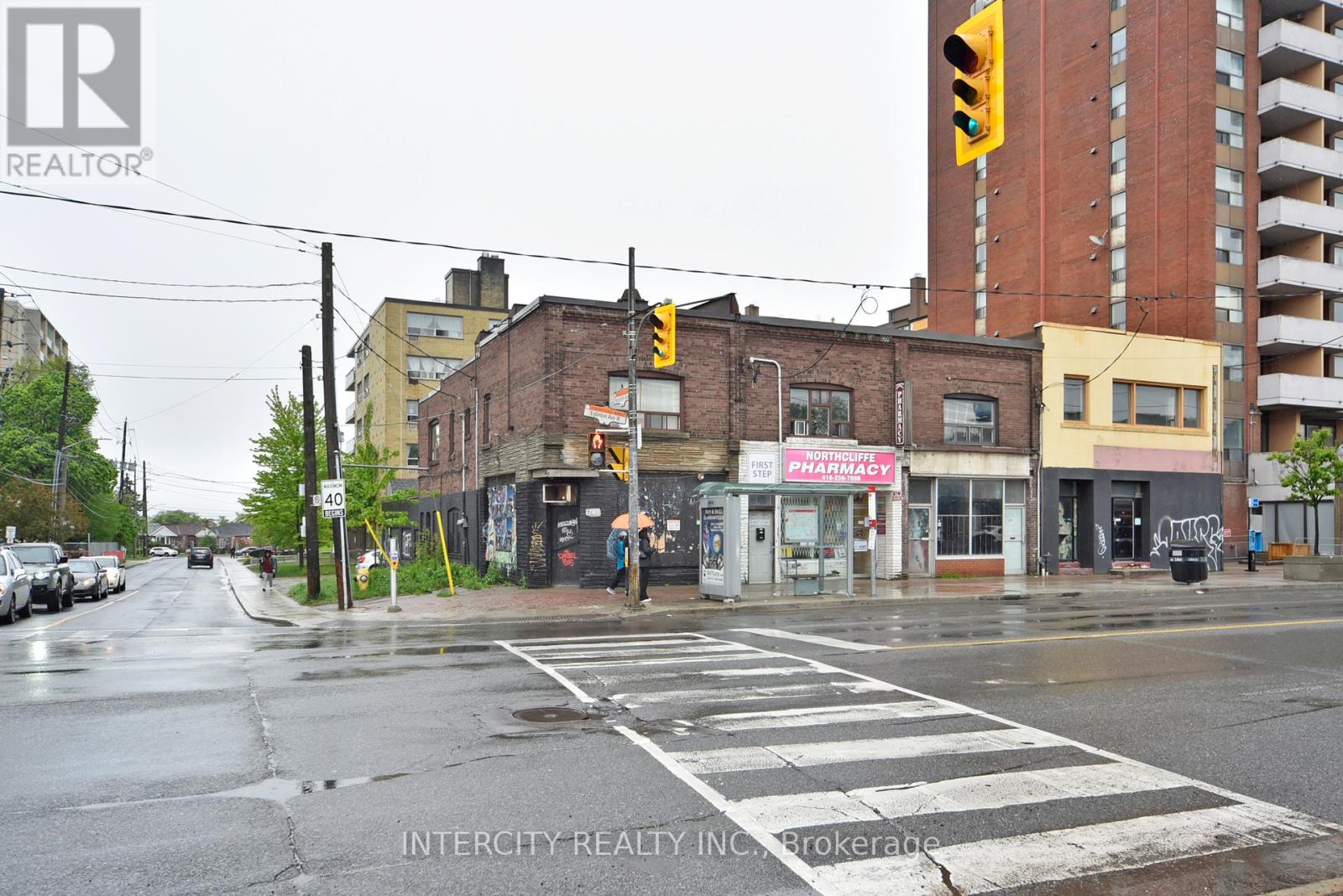 1747 - 1757 Eglinton Avenue W, Toronto, Ontario  M6E 2H7 - Photo 16 - C12154278