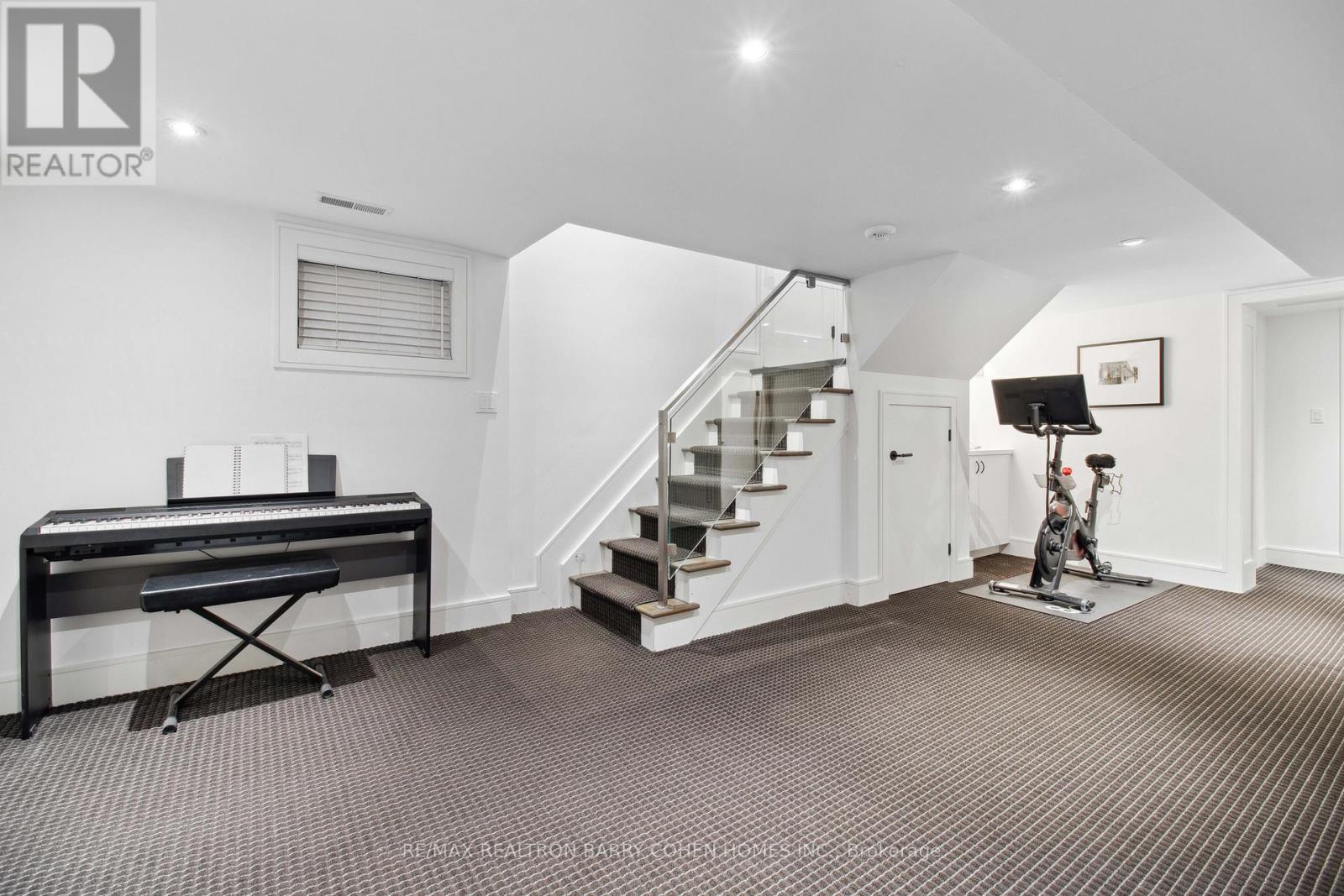 84 Brookview Drive, Toronto (Englemount-Lawrence), Ontario  M6A 2K6 - Photo 26 - C12173113