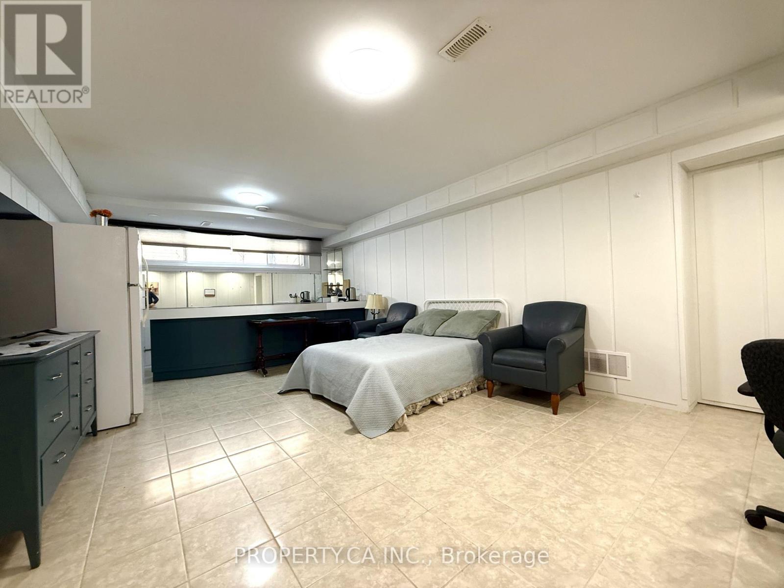 Bsmt - 19 Terrydale Drive, Toronto (Bathurst Manor), Ontario  M3H 5M7 - Photo 2 - C12184513
