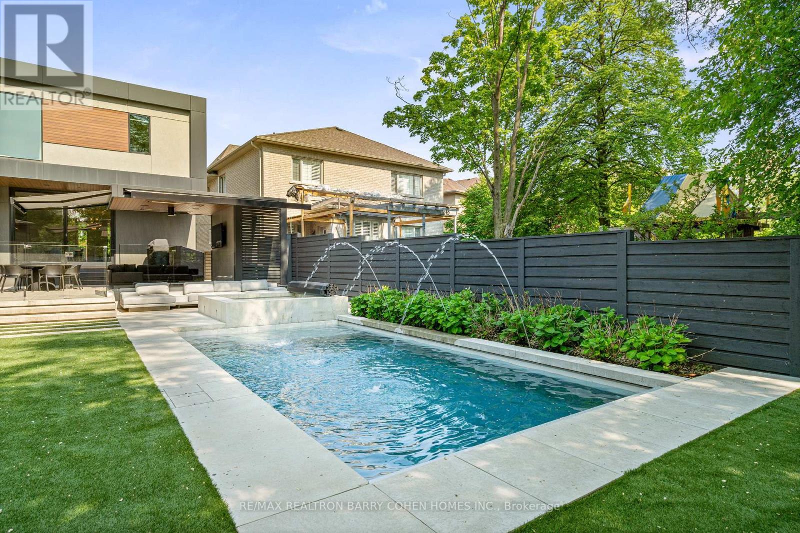 84 Brookview Drive, Toronto, Ontario  M6A 2K6 - Photo 38 - C12173113