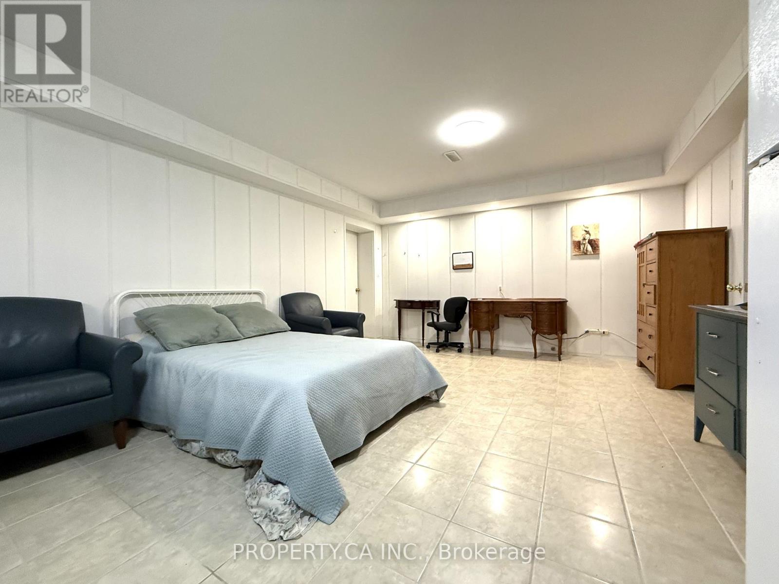 Bsmt - 19 Terrydale Drive, Toronto (Bathurst Manor), Ontario  M3H 5M7 - Photo 3 - C12184513