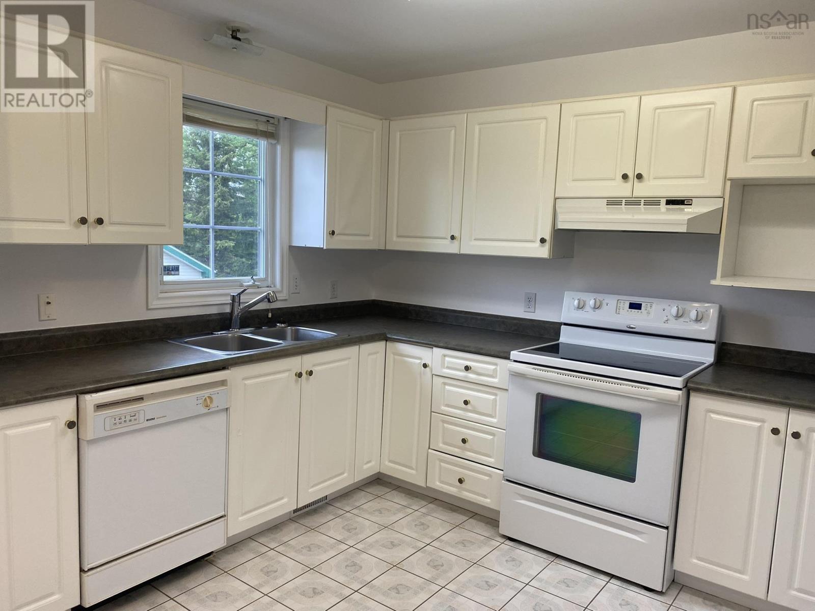 32 James Street, Timberlea, Nova Scotia  B3T 1G9 - Photo 8 - 202513262
