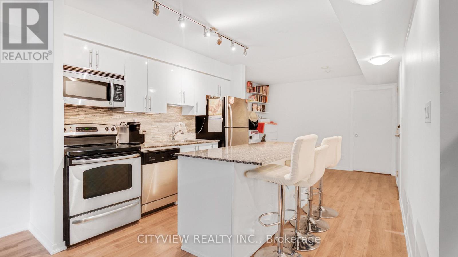307 - 801 Sheppard Avenue W, Toronto (Clanton Park), Ontario  M3H 2T3 - Photo 6 - C12192487