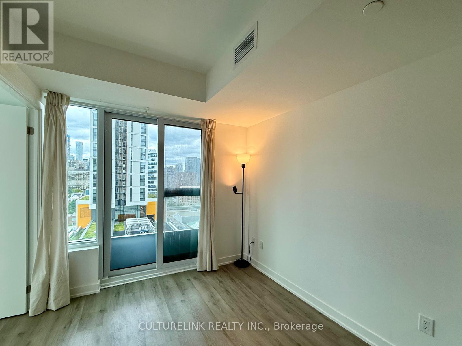 2003 - 252 Church Street, Toronto, Ontario  M5B 0E6 - Photo 4 - C12192522