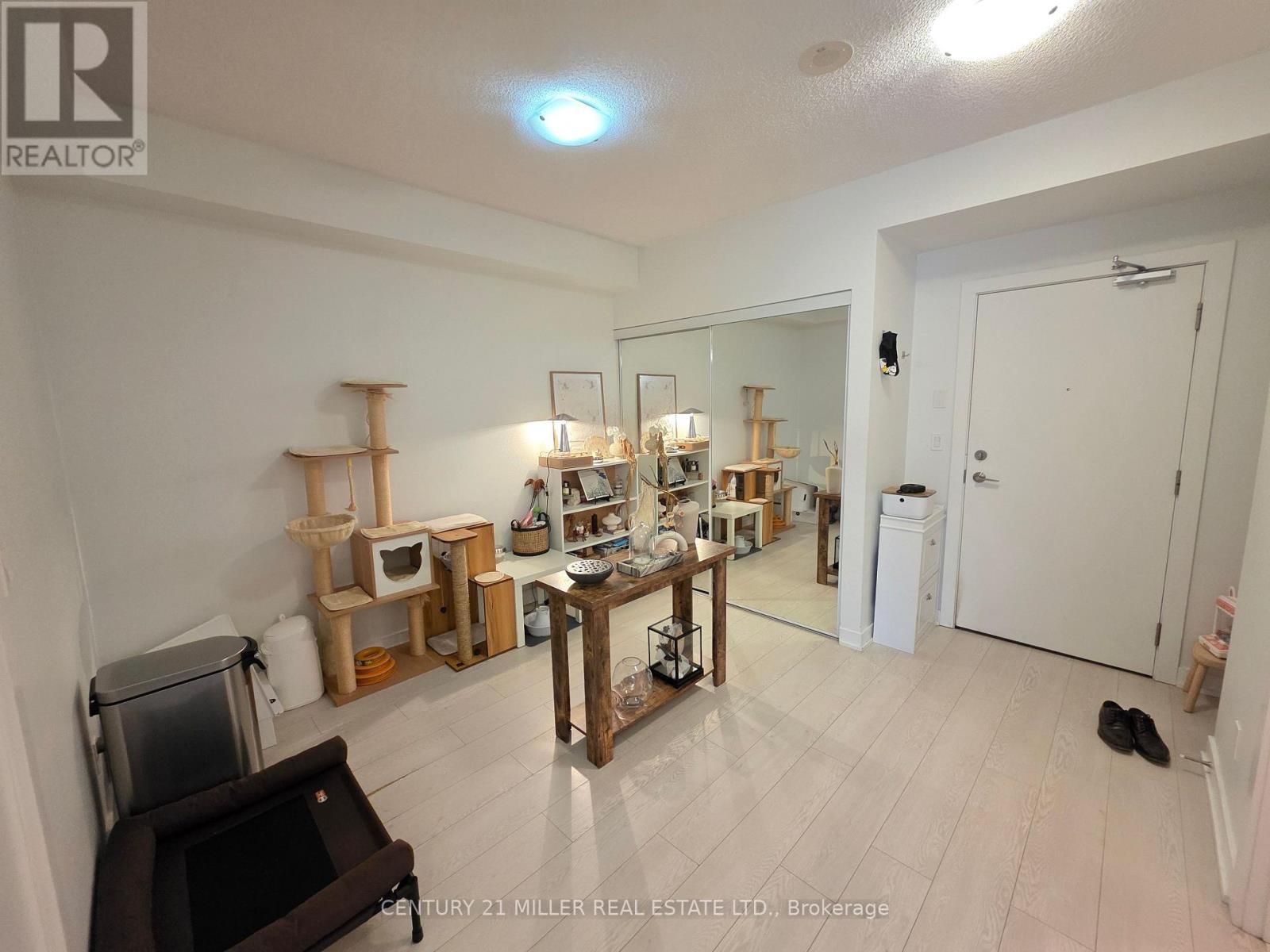 536 - 20 Bruyeres Mews, Toronto, Ontario  M5V 0G8 - Photo 3 - C12192534