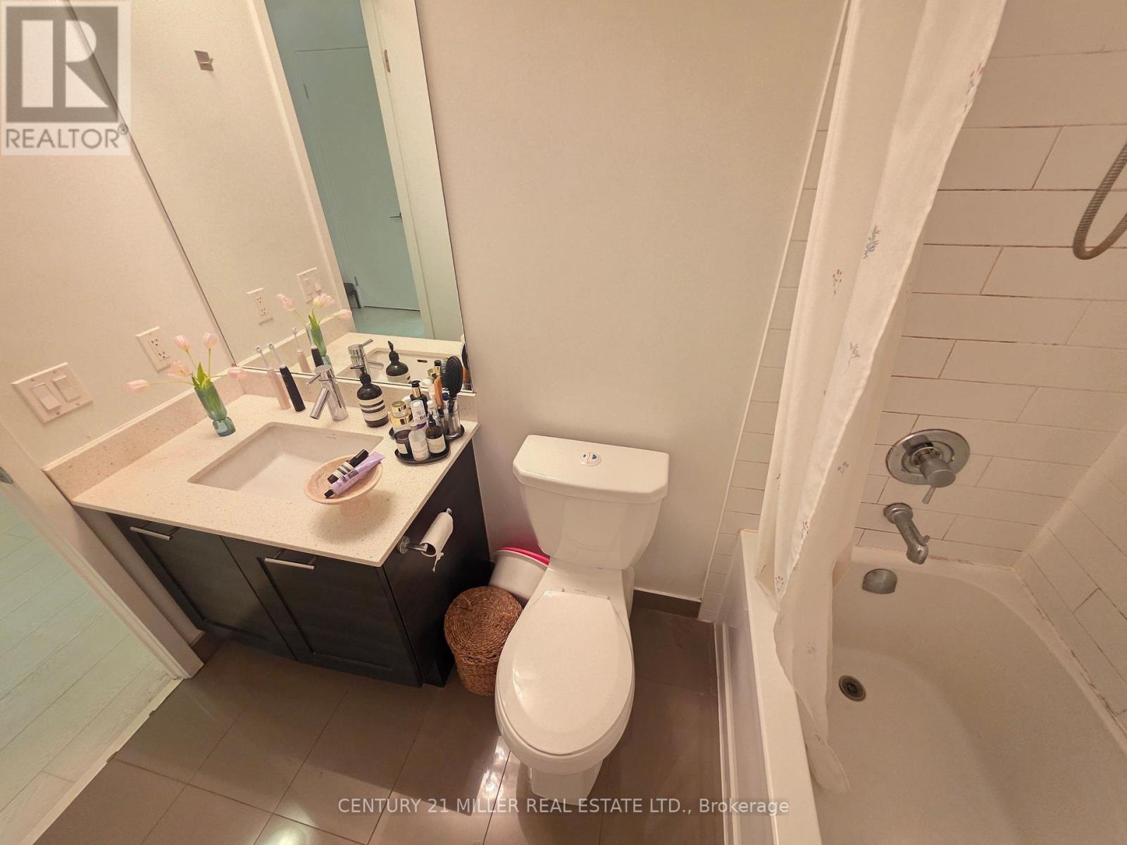 536 - 20 Bruyeres Mews, Toronto, Ontario  M5V 0G8 - Photo 16 - C12192534