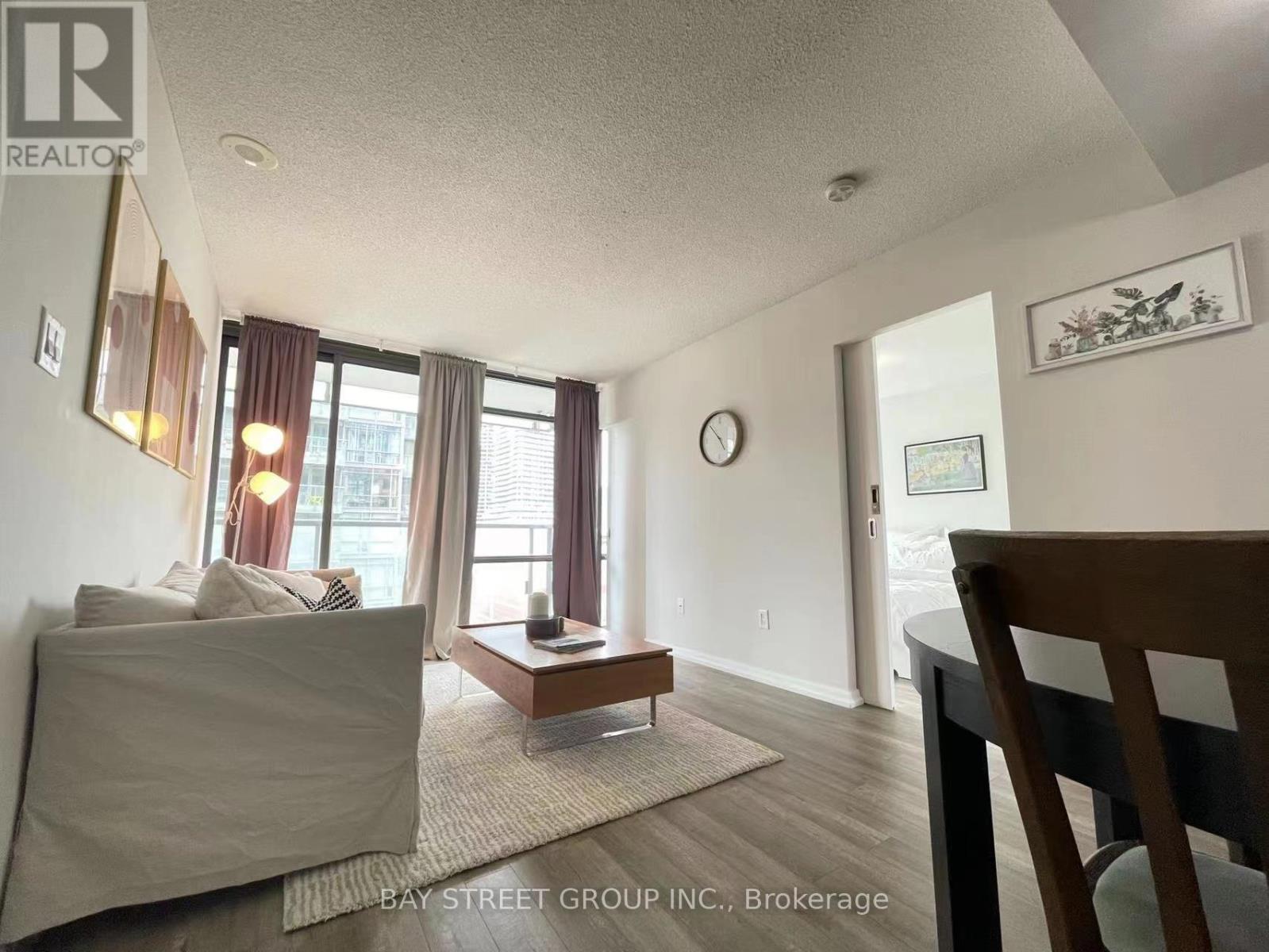 609 - 38 Grenville Street, Toronto (Bay Street Corridor), Ontario  M4Y 1A5 - Photo 2 - C12192602