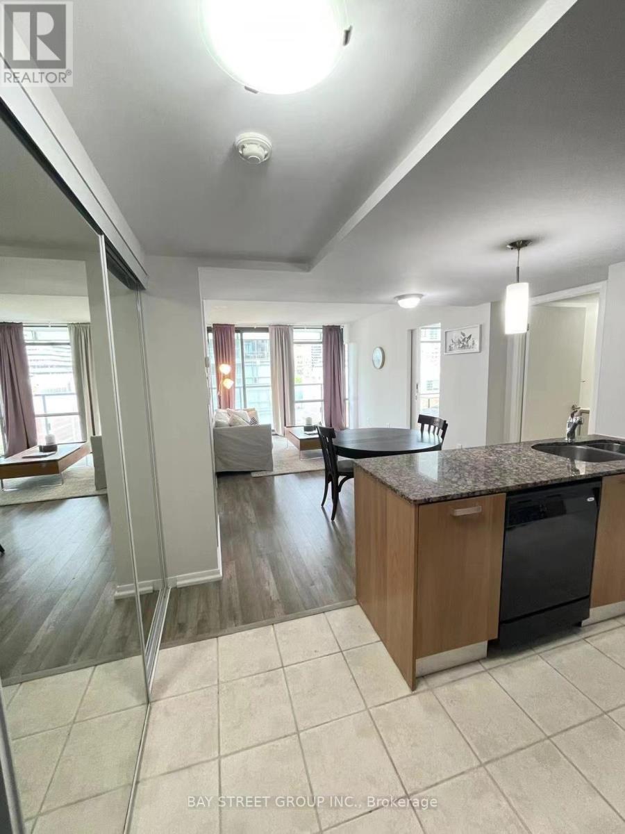 609 - 38 Grenville Street, Toronto (Bay Street Corridor), Ontario  M4Y 1A5 - Photo 10 - C12192602