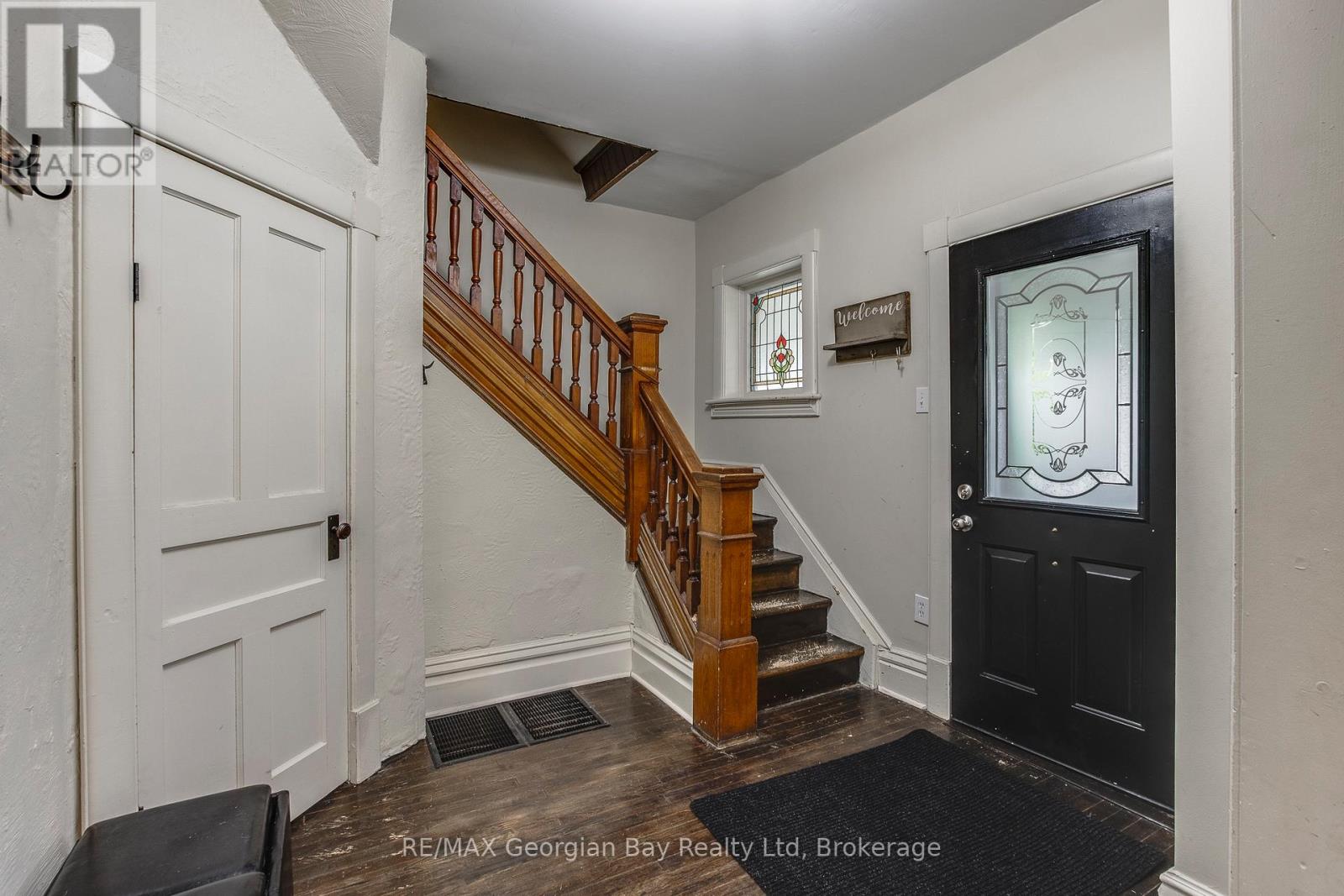 714 6th Avenue, Tay, Ontario  L0K 1R0 - Photo 4 - S12192682