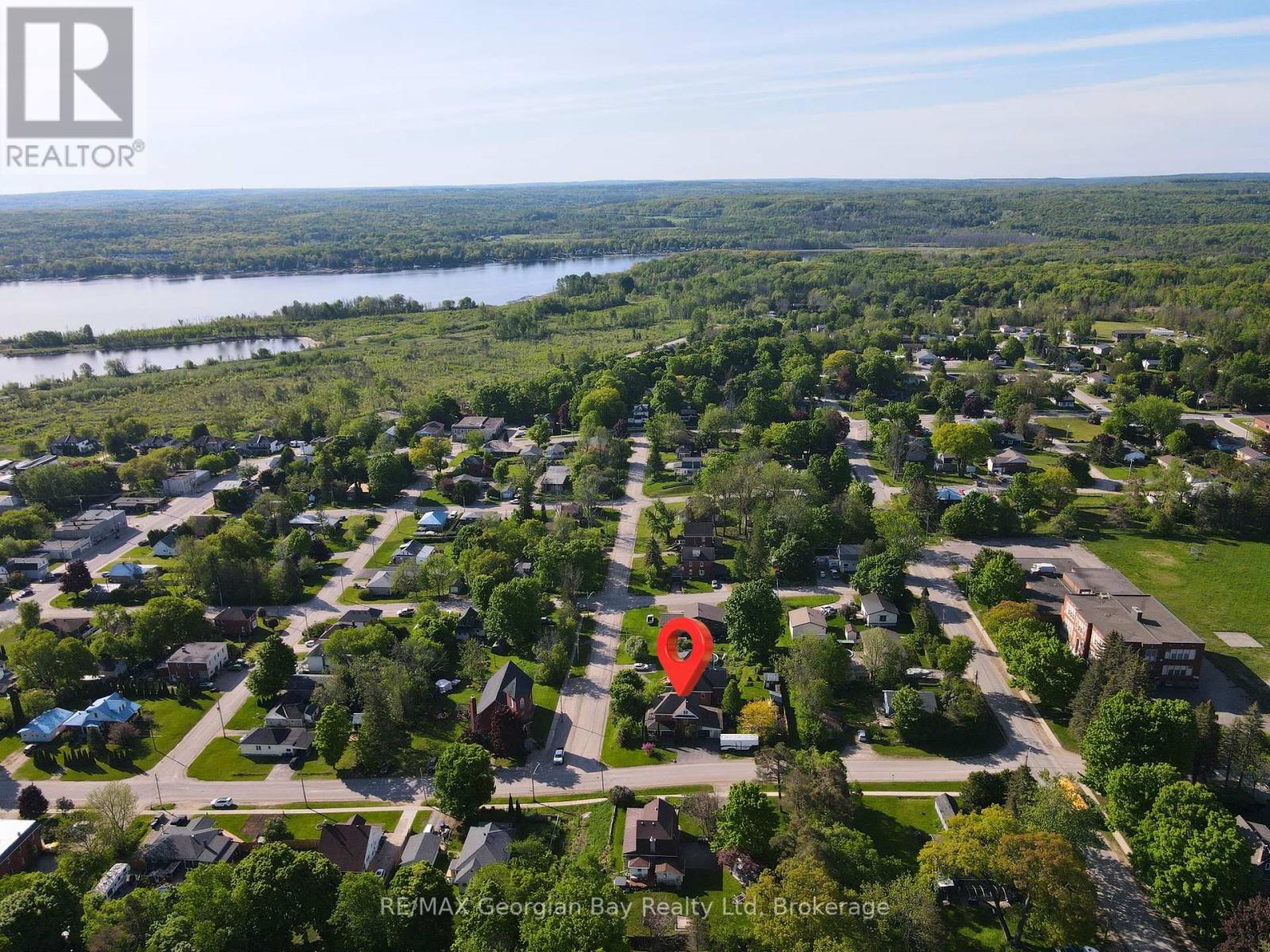714 6th Avenue, Tay, Ontario  L0K 1R0 - Photo 35 - S12192682