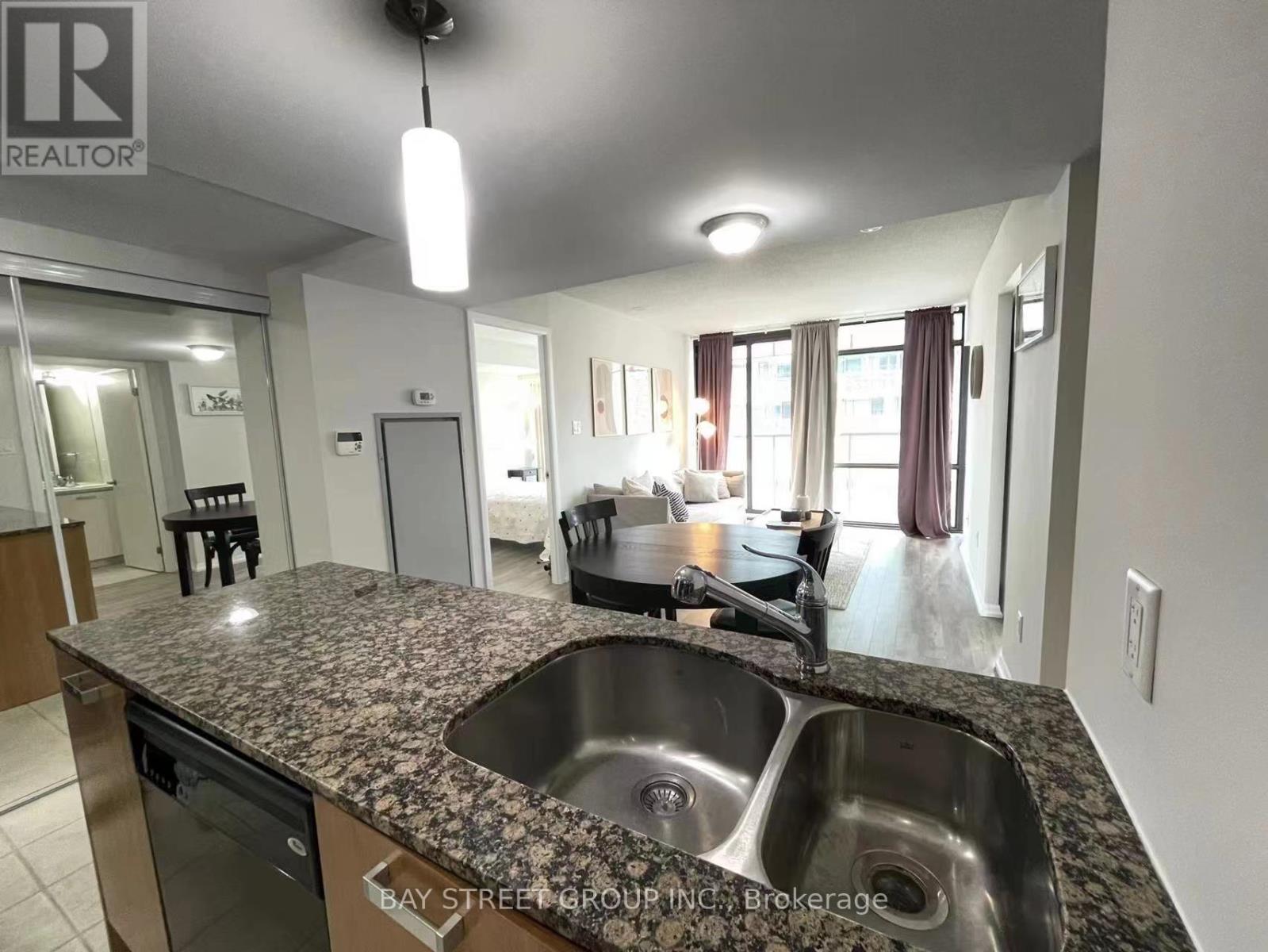 609 - 38 Grenville Street, Toronto (Bay Street Corridor), Ontario  M4Y 1A5 - Photo 7 - C12192602