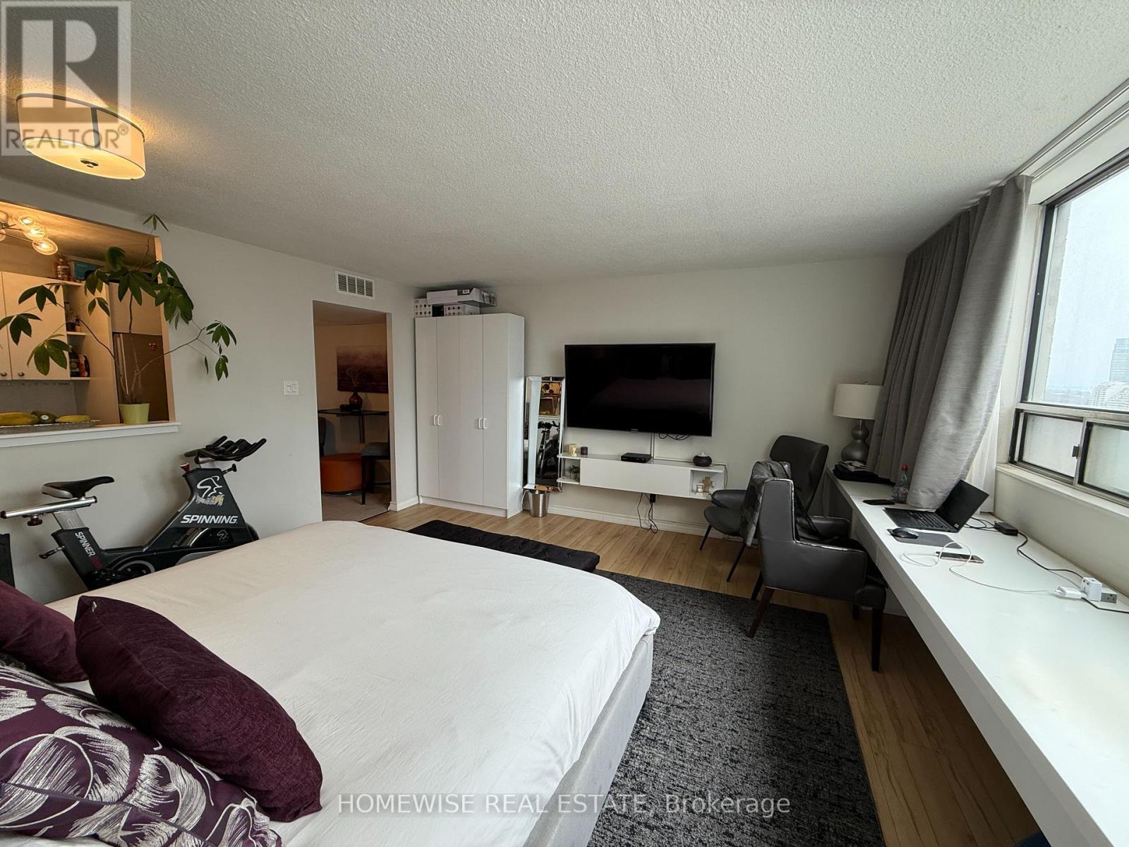 1603 - 914 Yonge Street, Toronto (Annex), Ontario  M4W 3C8 - Photo 4 - C12192623