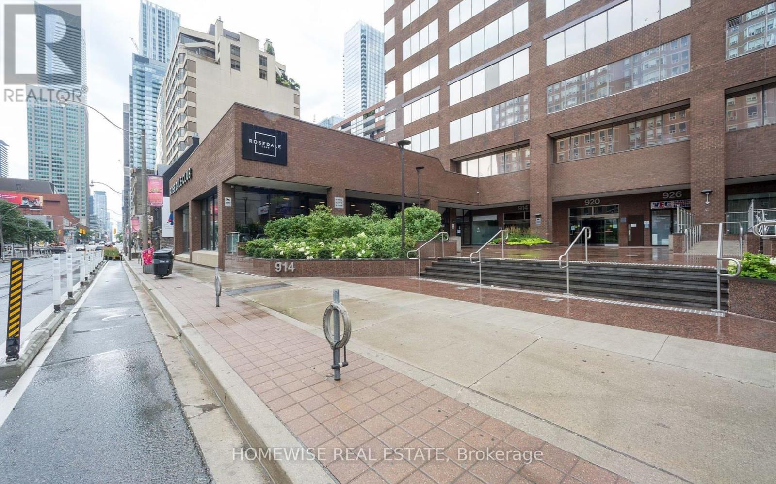1603 - 914 Yonge Street, Toronto (Annex), Ontario  M4W 3C8 - Photo 2 - C12192623