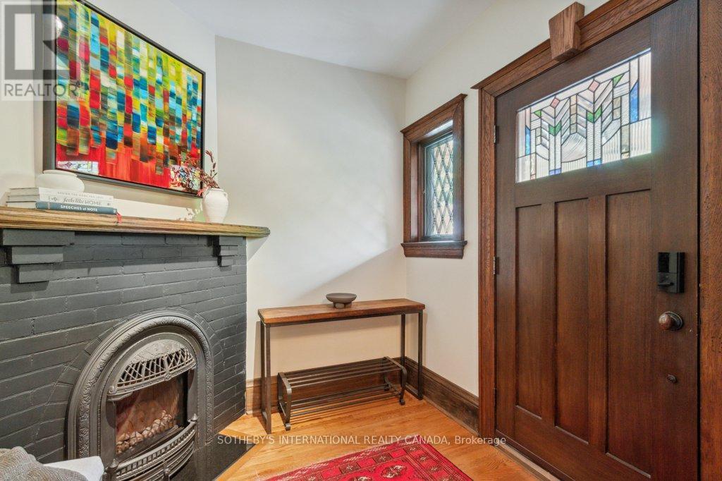 52 Nina Street, Toronto (Casa Loma), Ontario  M5R 1Z4 - Photo 3 - C12192627