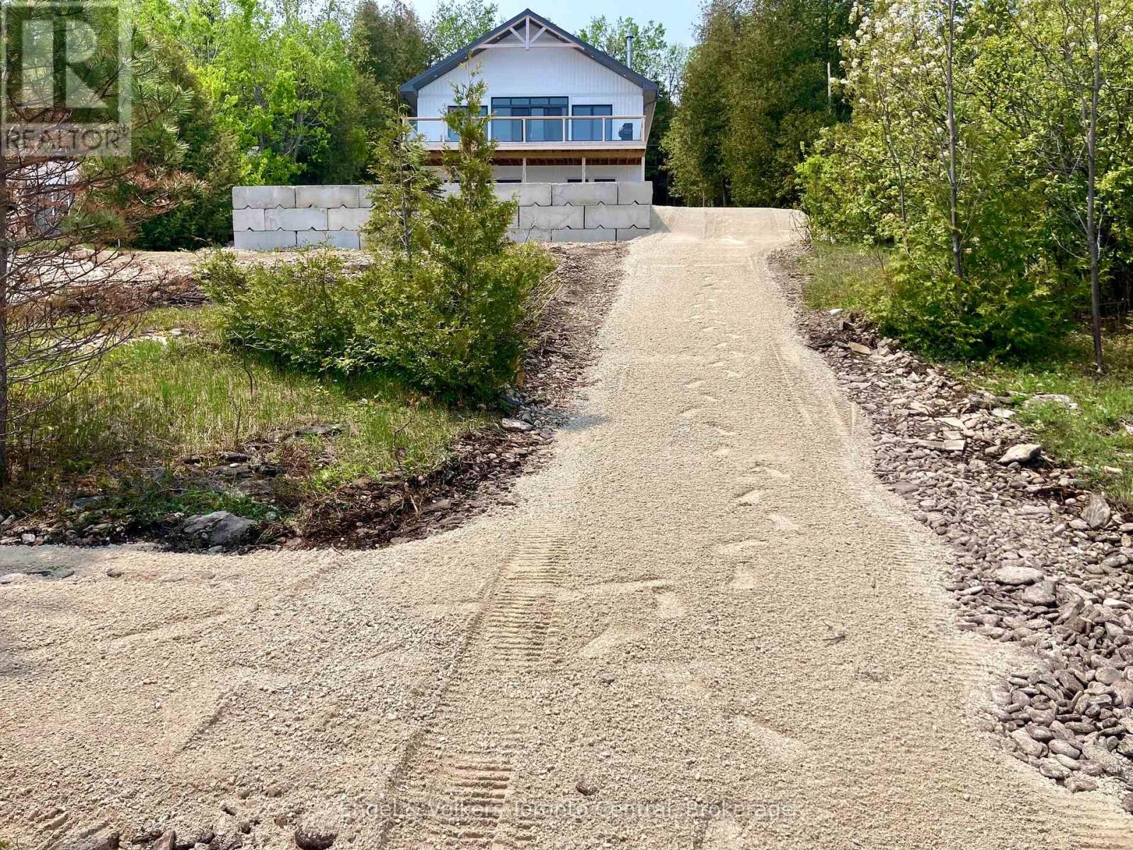 256 Cape Chin N Shore Road, Northern Bruce Peninsula, Ontario  N0H 1W0 - Photo 3 - X12114053