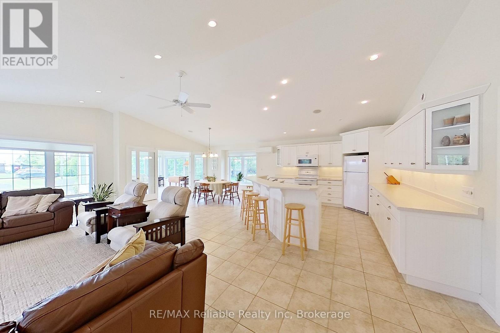 74318 Homestead Heights Drive, Bluewater, Ontario  N0M 2T0 - Photo 10 - X12186807