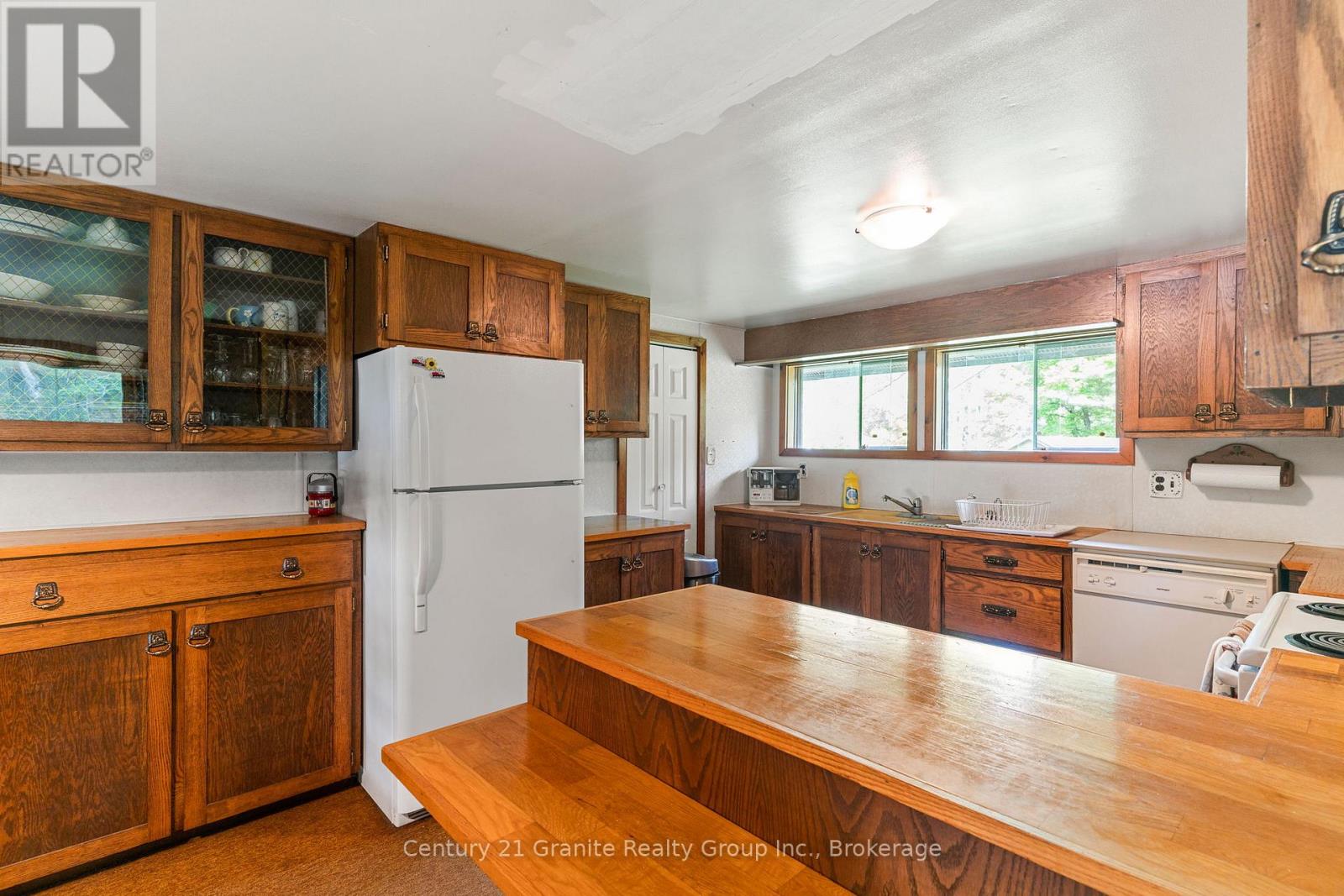 1036 Shirleys Road, Dysart Et Al, Ontario  K0M 1S0 - Photo 18 - X12181283