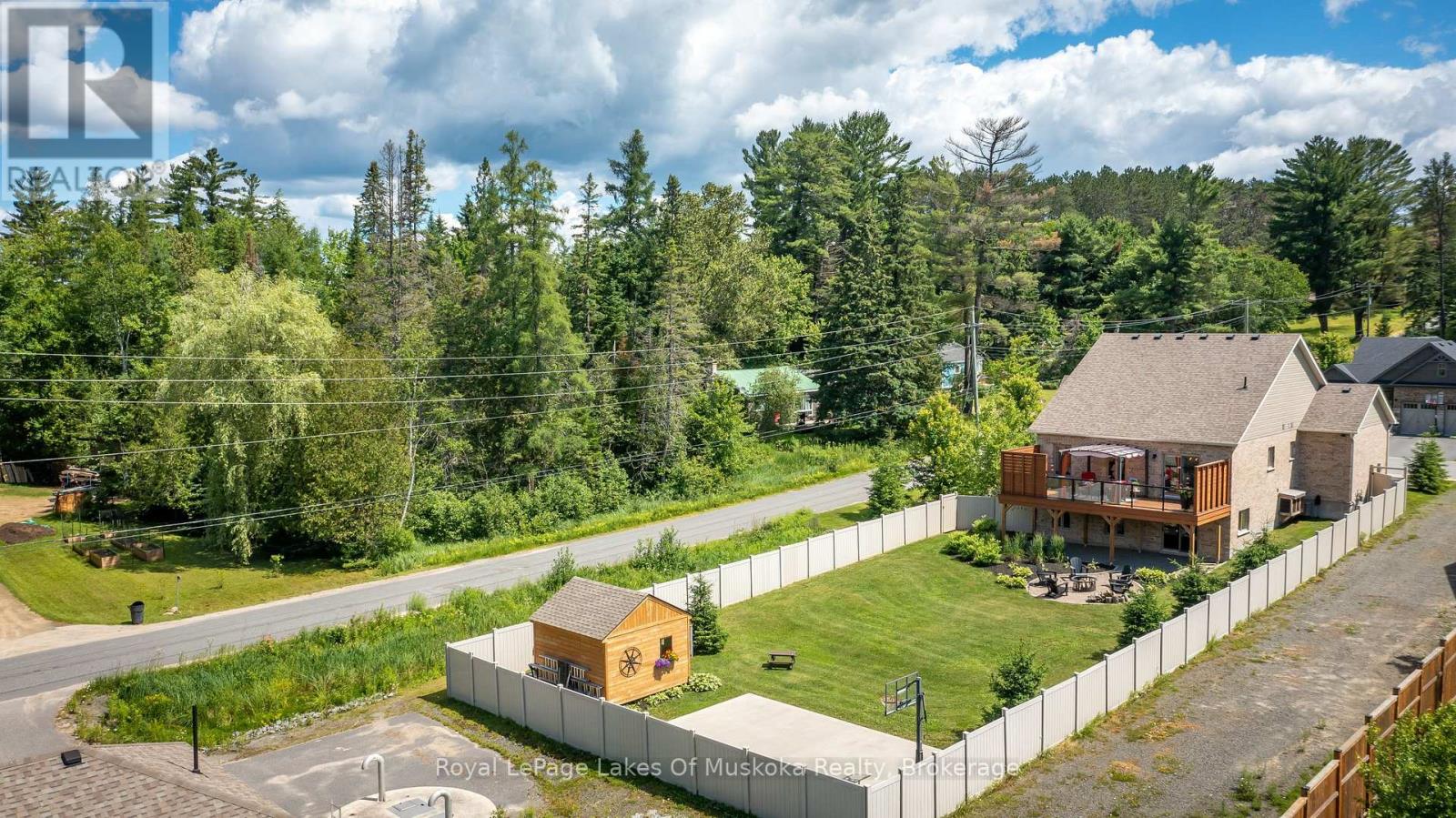 75 Selkirk Drive, Huntsville, Ontario  P1H 0C6 - Photo 31 - X12189298