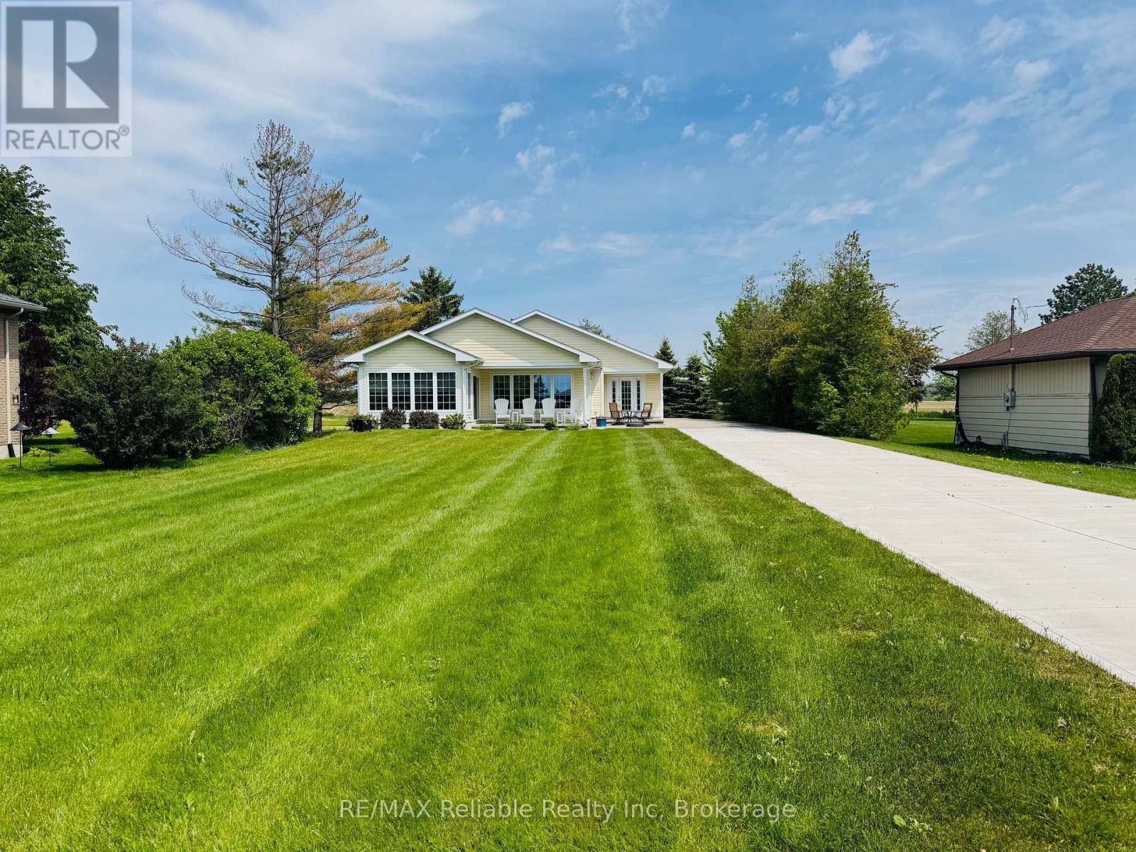 74318 Homestead Heights Drive, Bluewater, Ontario  N0M 2T0 - Photo 5 - X12186807