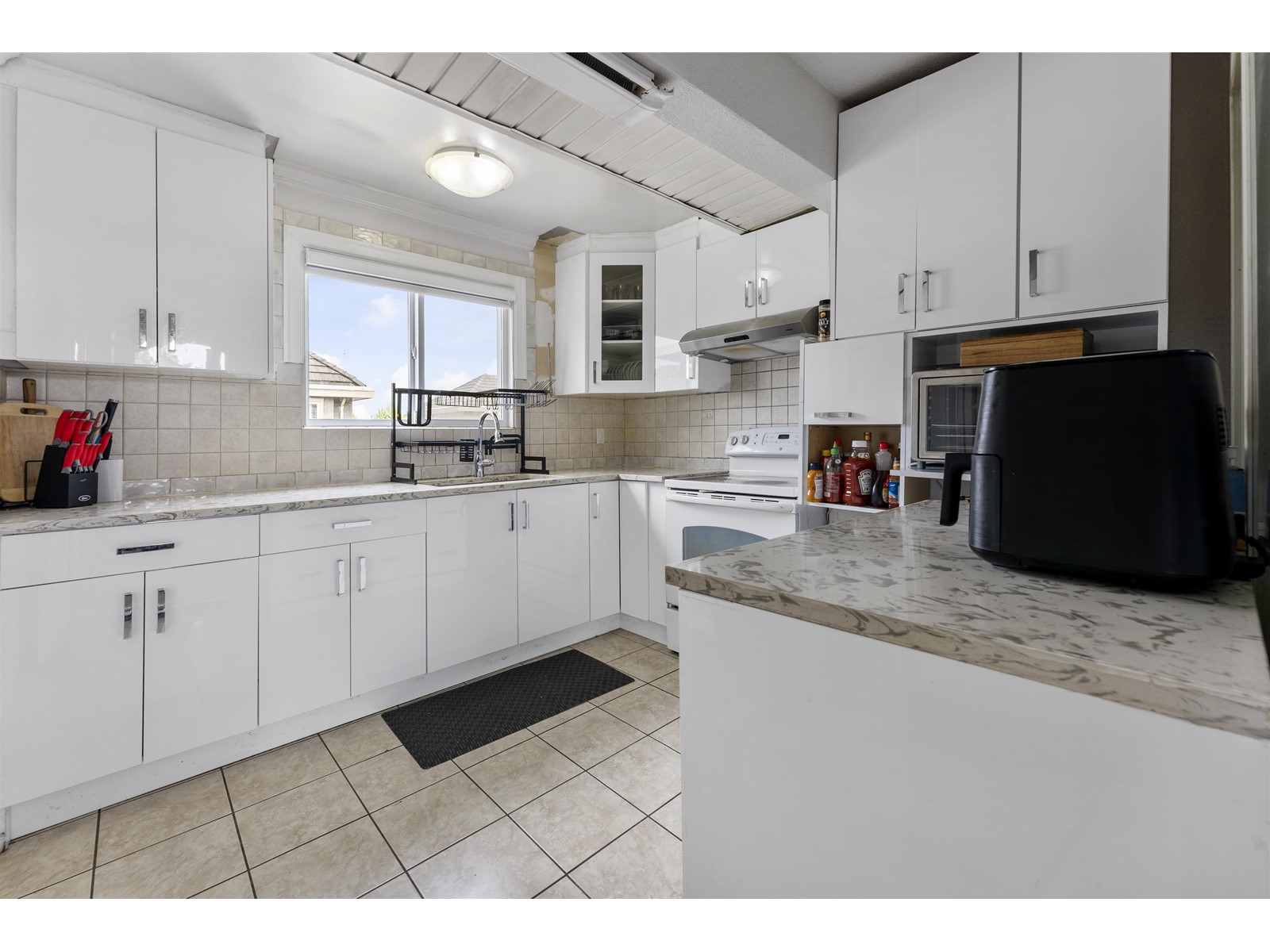 7670 150b Street, Surrey, British Columbia  V3S 5P1 - Photo 11 - R3009849