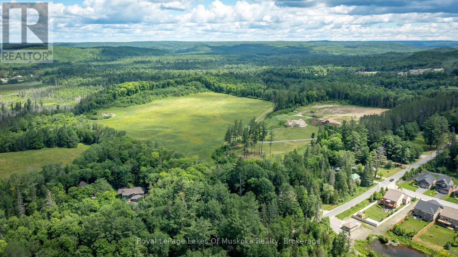 75 Selkirk Drive, Huntsville, Ontario  P1H 0C6 - Photo 37 - X12189298