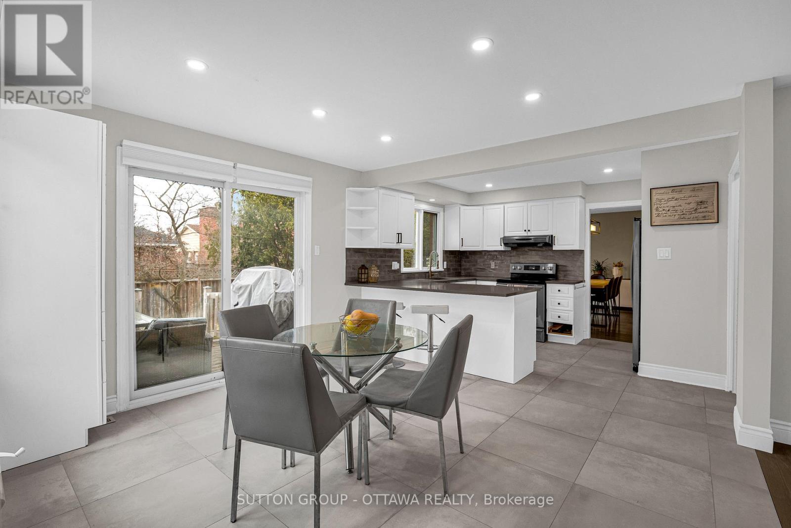 13 Weatherwood Crescent, Ottawa, Ontario  K2E 7C5 - Photo 20 - X12105867