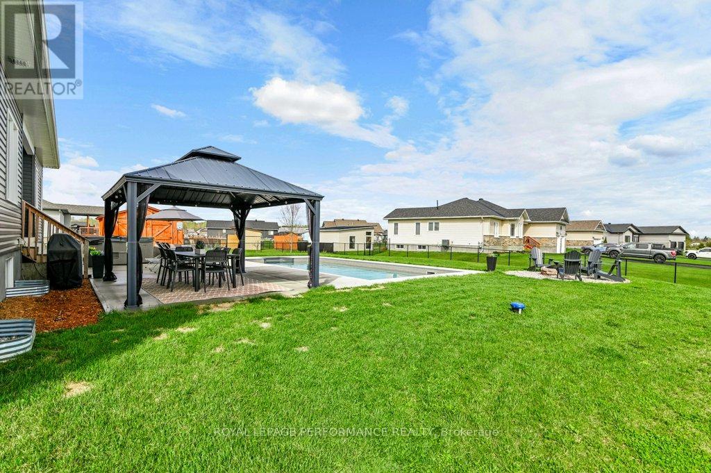 3569 Crosswind Crescent, Ottawa, Ontario  K0A 2W0 - Photo 32 - X12134561