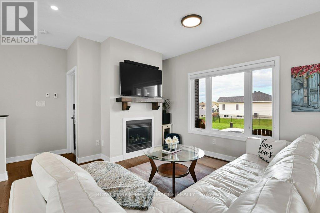 3569 Crosswind Crescent, Ottawa, Ontario  K0A 2W0 - Photo 9 - X12134561