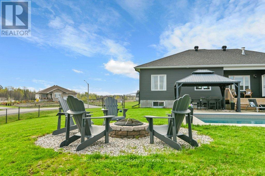 3569 Crosswind Crescent, Ottawa, Ontario  K0A 2W0 - Photo 33 - X12134561