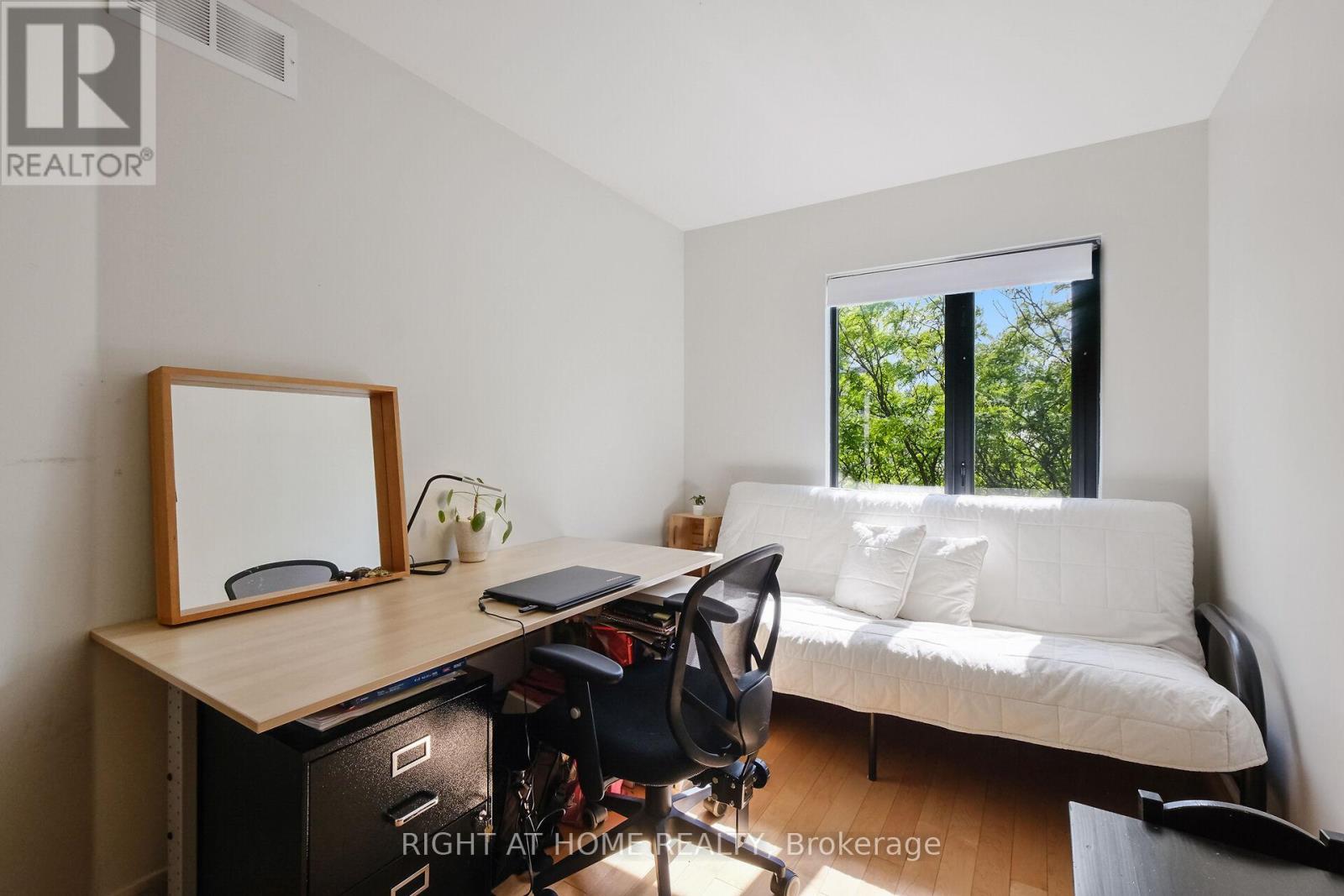 19 Tuscan Private, Ottawa, Ontario  K1R 1C6 - Photo 38 - X12192070