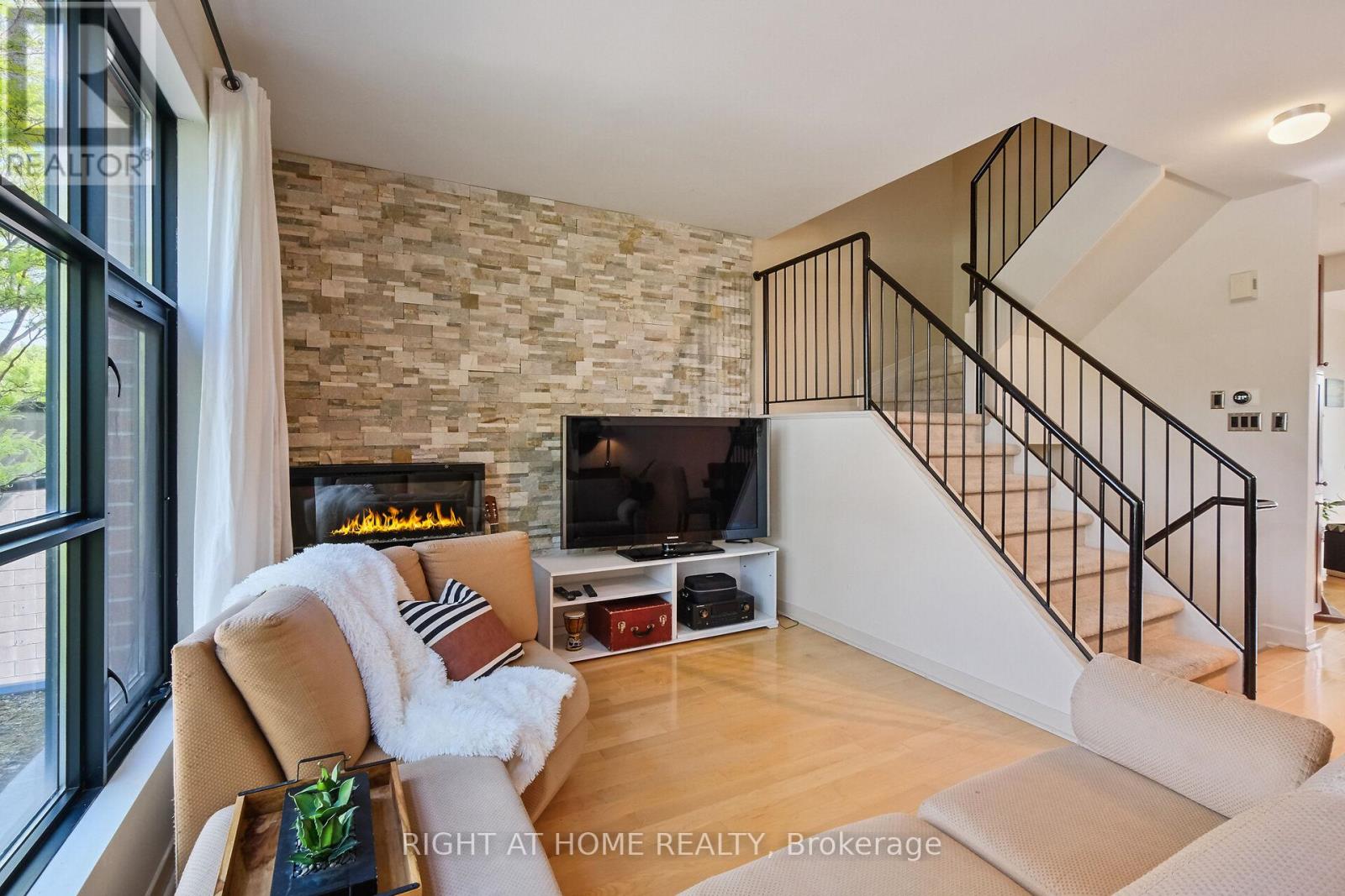 19 Tuscan Private, Ottawa, Ontario  K1R 1C6 - Photo 23 - X12192070