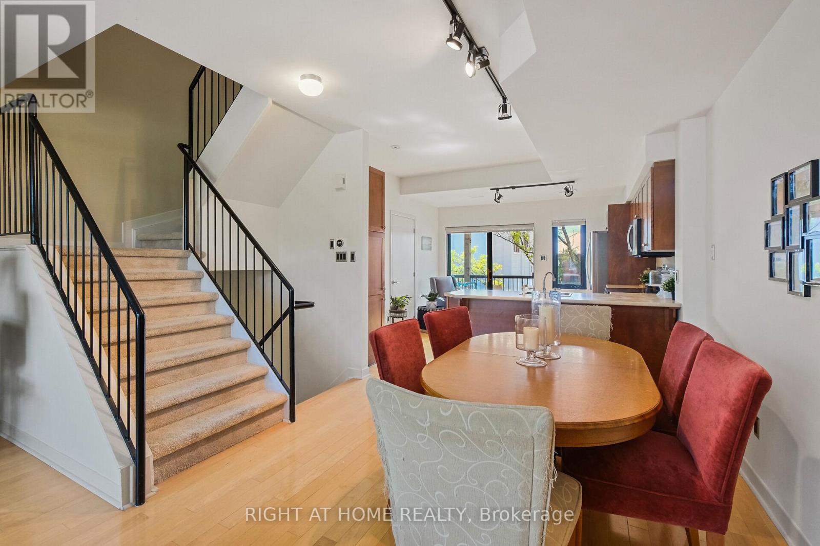 Property at 19 TUSCAN PRIVATE image 4