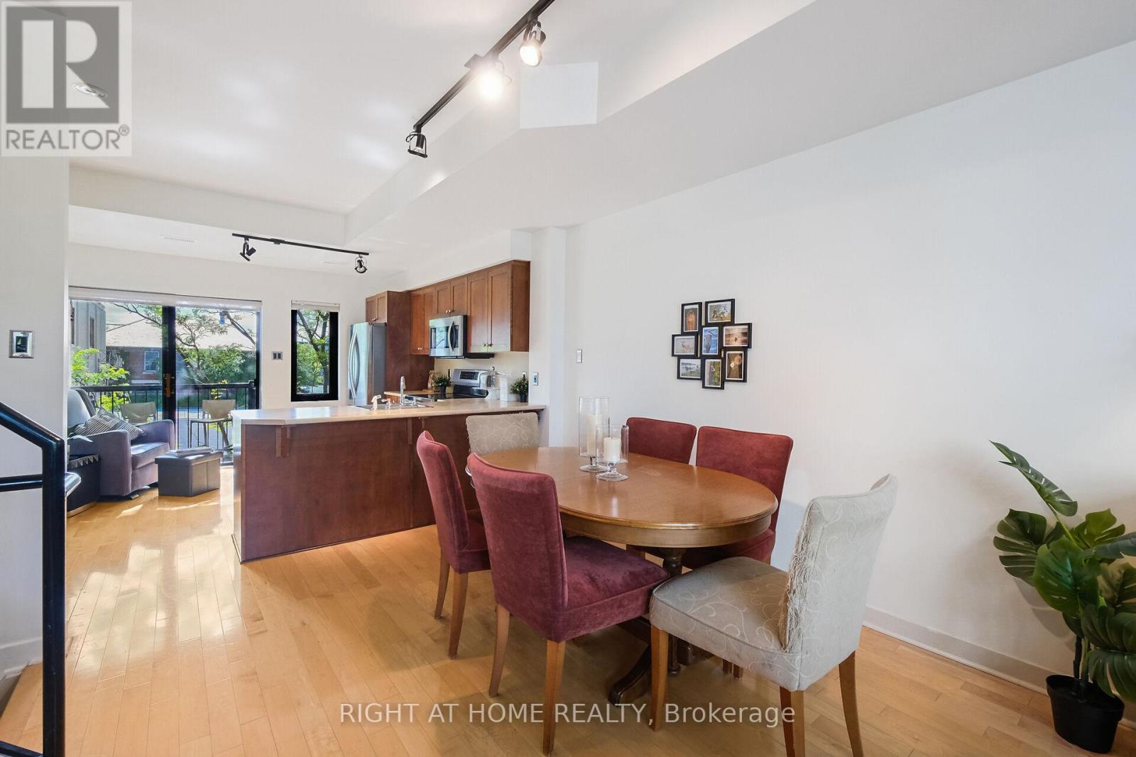 Property at 19 TUSCAN PRIVATE image 5