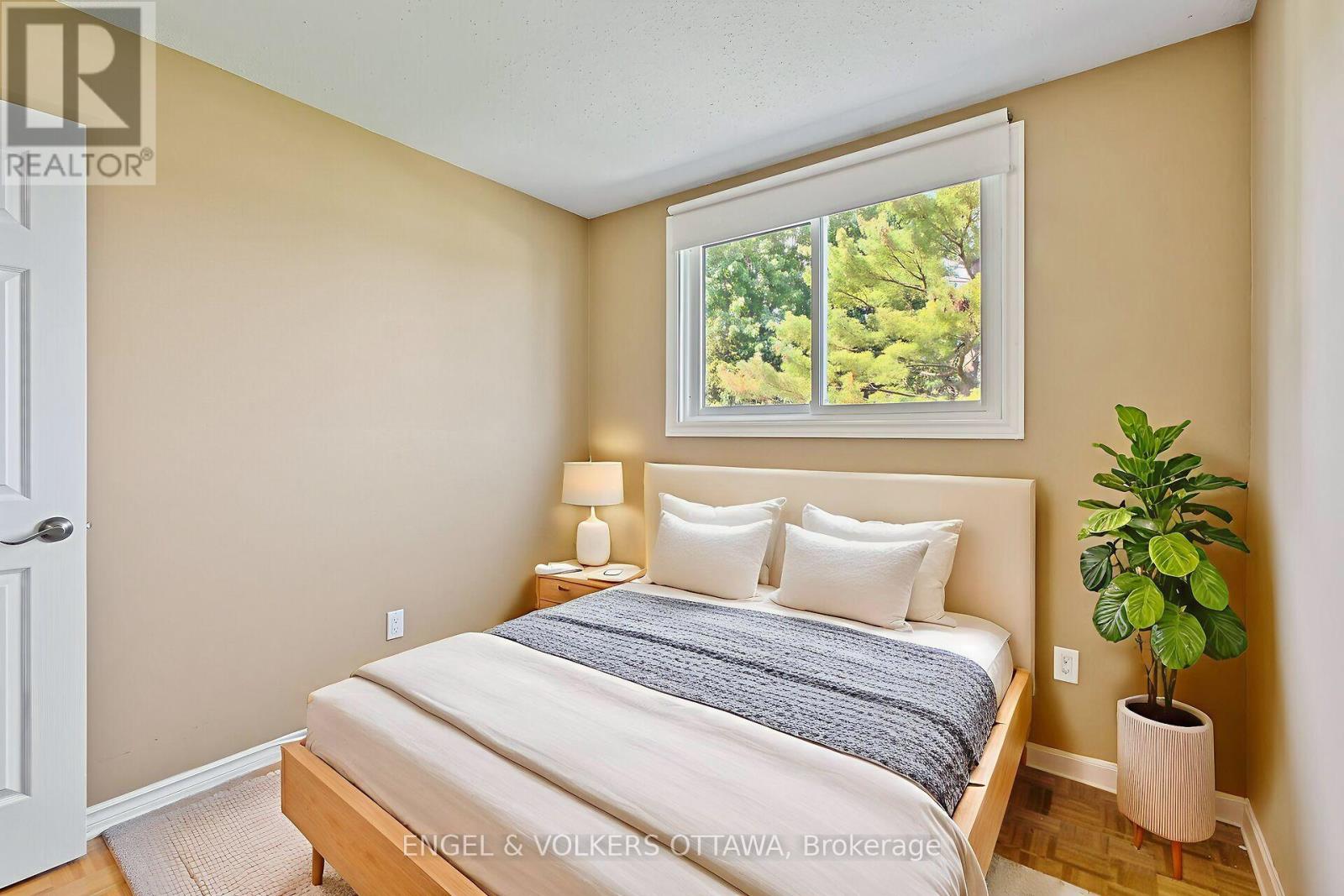83 Shouldice Crescent, Ottawa, Ontario  K2L 1M8 - Photo 16 - X12192547