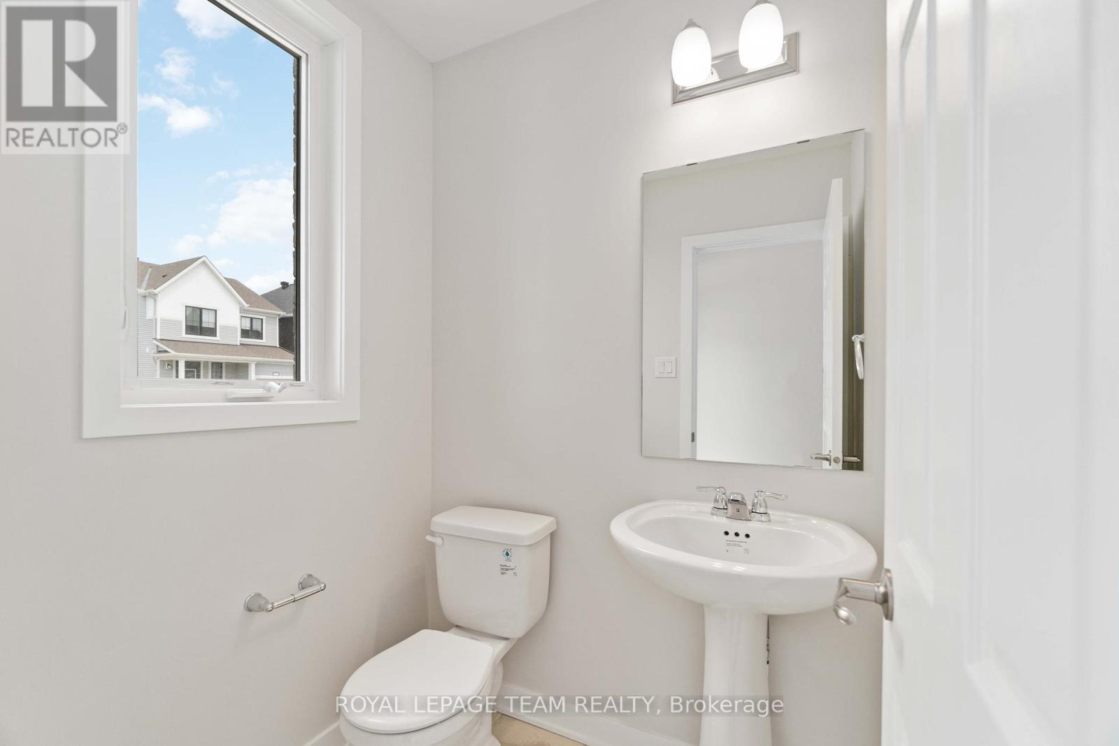 174 Yearling Circle, Ottawa, Ontario  K0A 2Z0 - Photo 3 - X12192460