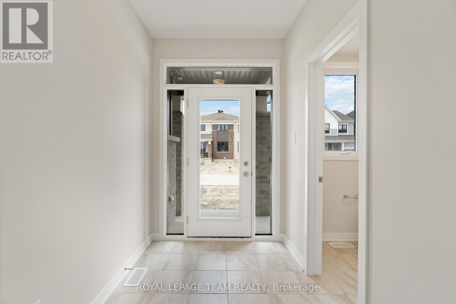 174 Yearling Circle, Ottawa, Ontario  K0A 2Z0 - Photo 2 - X12192460