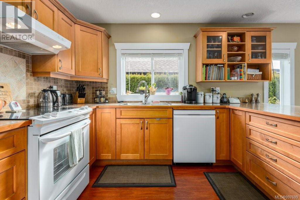 725 Lancaster Way, Comox, British Columbia  V9M 4J3 - Photo 13 - 997699