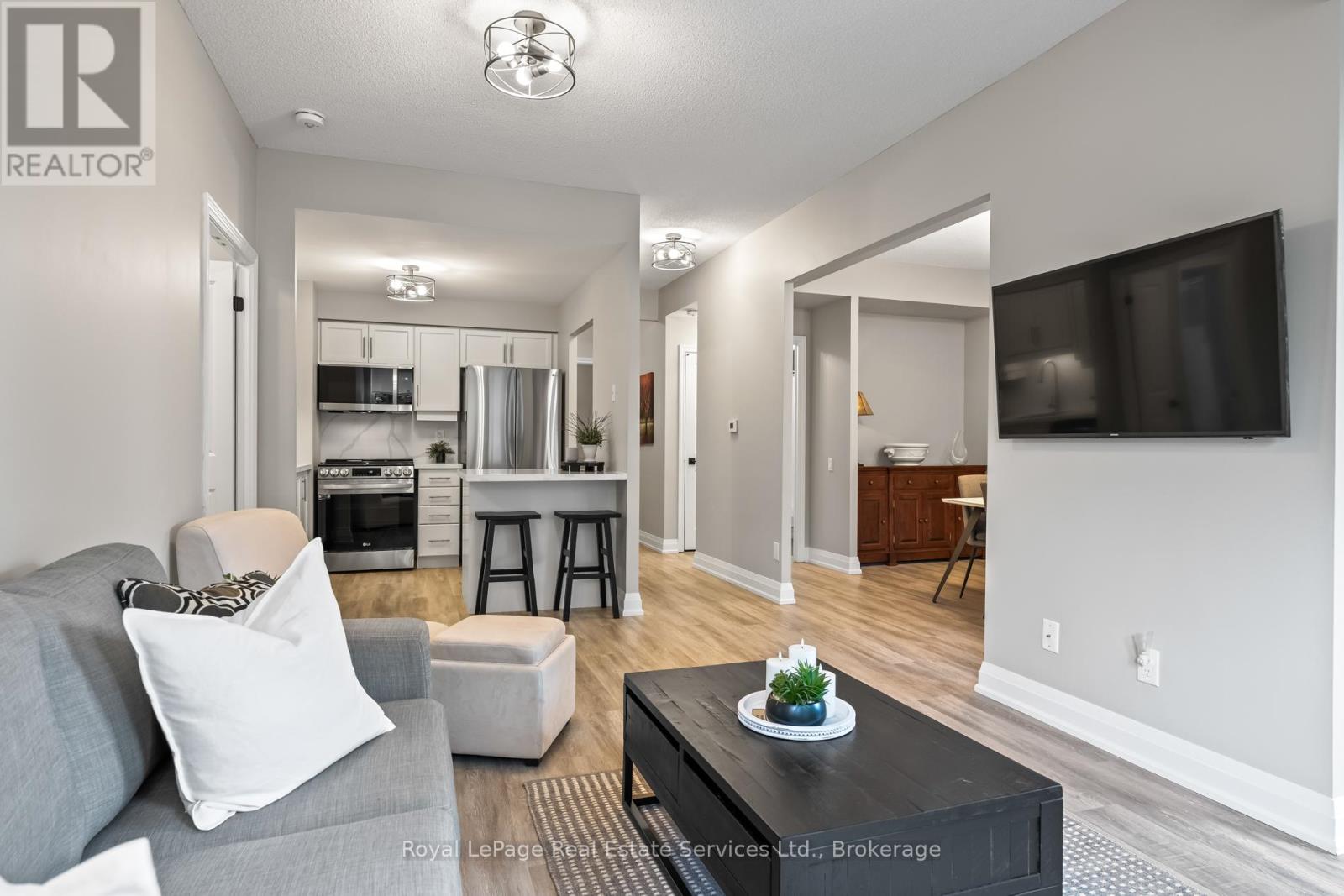 105 - 60 Old Mill Road, Oakville, Ontario  L6J 7V9 - Photo 18 - W12175804