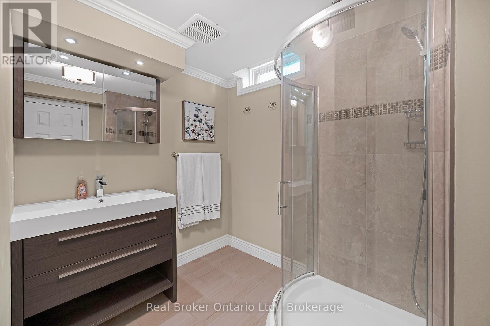 1605 Wintergrove Gardens, Mississauga, Ontario  L5M 3Z9 - Photo 40 - W12192960