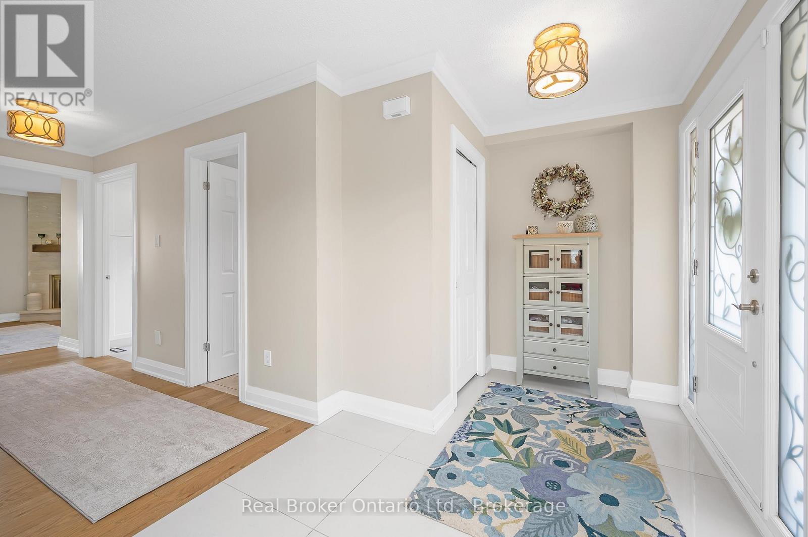 1605 Wintergrove Gardens, Mississauga, Ontario  L5M 3Z9 - Photo 5 - W12192960