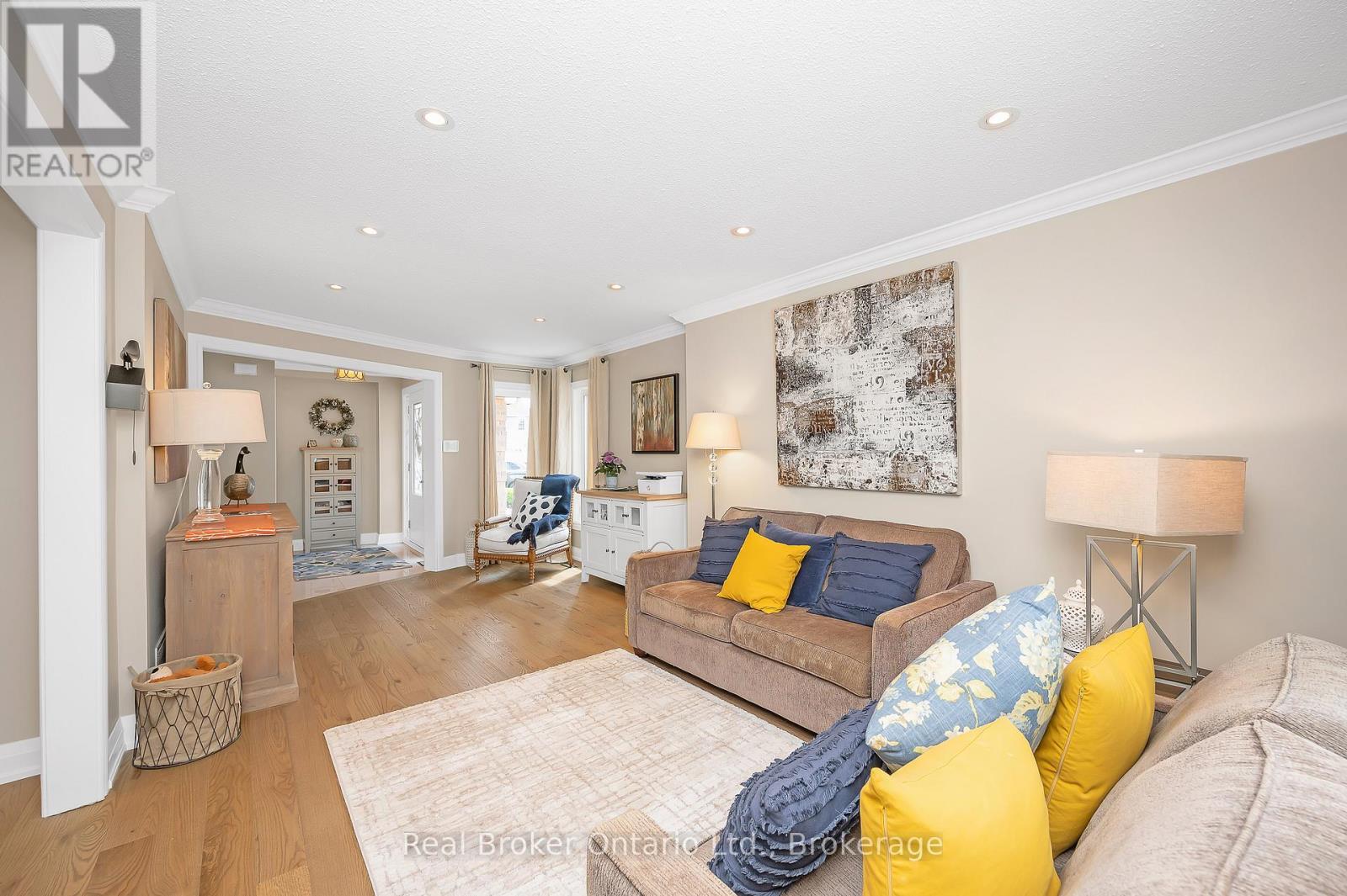 1605 Wintergrove Gardens, Mississauga, Ontario  L5M 3Z9 - Photo 8 - W12192960