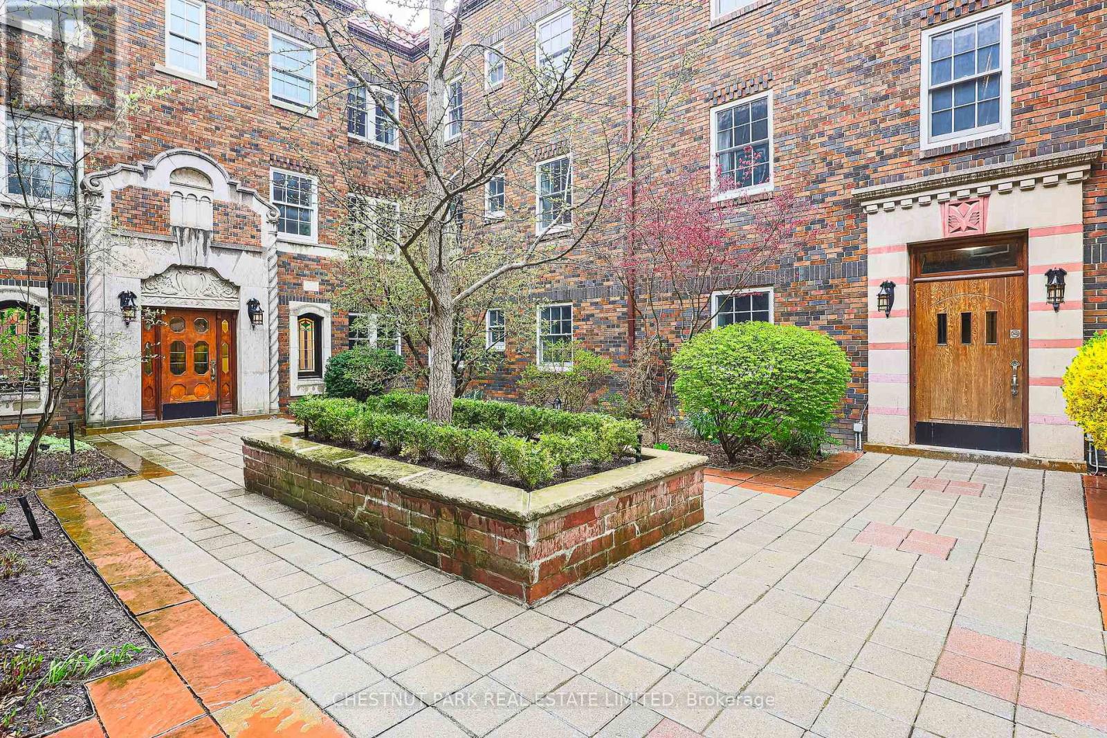 111 - 480 Oriole Parkway, Toronto, Ontario  M5P 2H8 - Photo 4 - C12192845