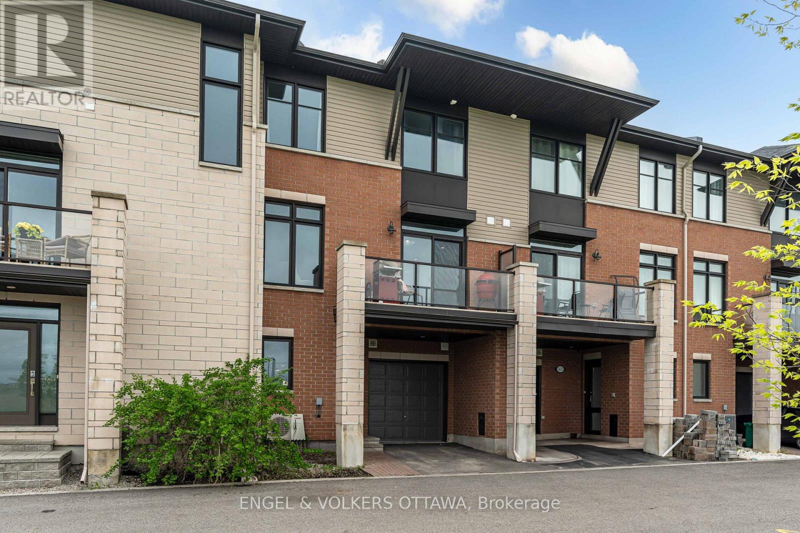 501 CHAPERAL PRIVATE, Ottawa, Ontario