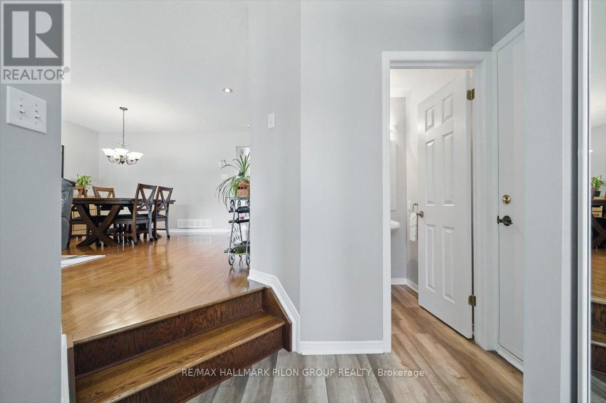 2112 Esprit Drive, Ottawa, Ontario  K4A 4G3 - Photo 15 - X12193073