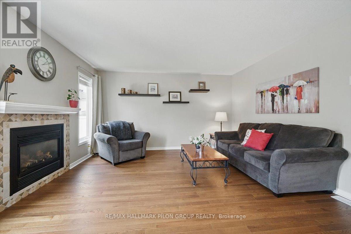 2112 Esprit Drive, Ottawa, Ontario  K4A 4G3 - Photo 7 - X12193073
