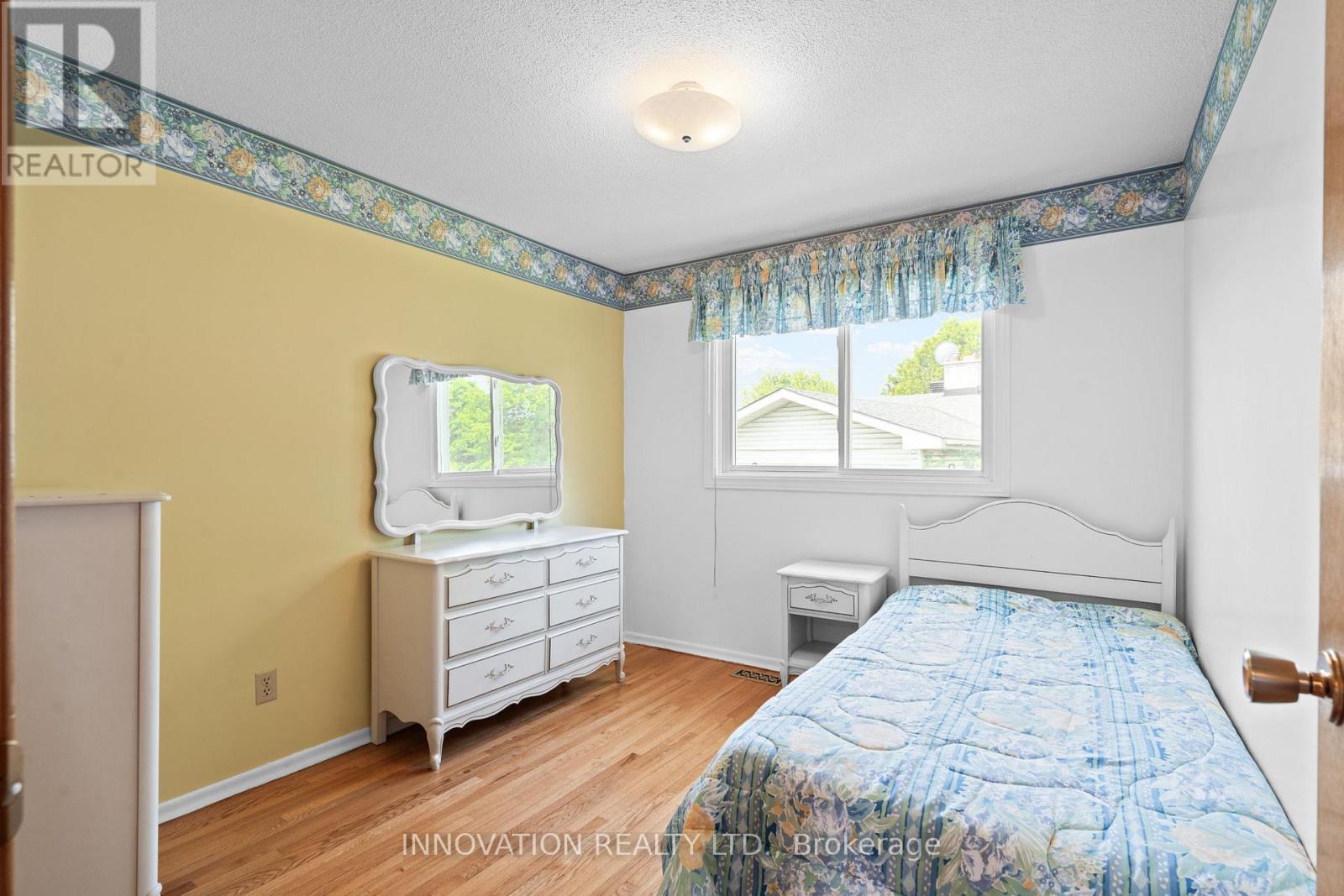 40 Hadley Circle, Ottawa, Ontario  K2H 6N9 - Photo 18 - X12193078
