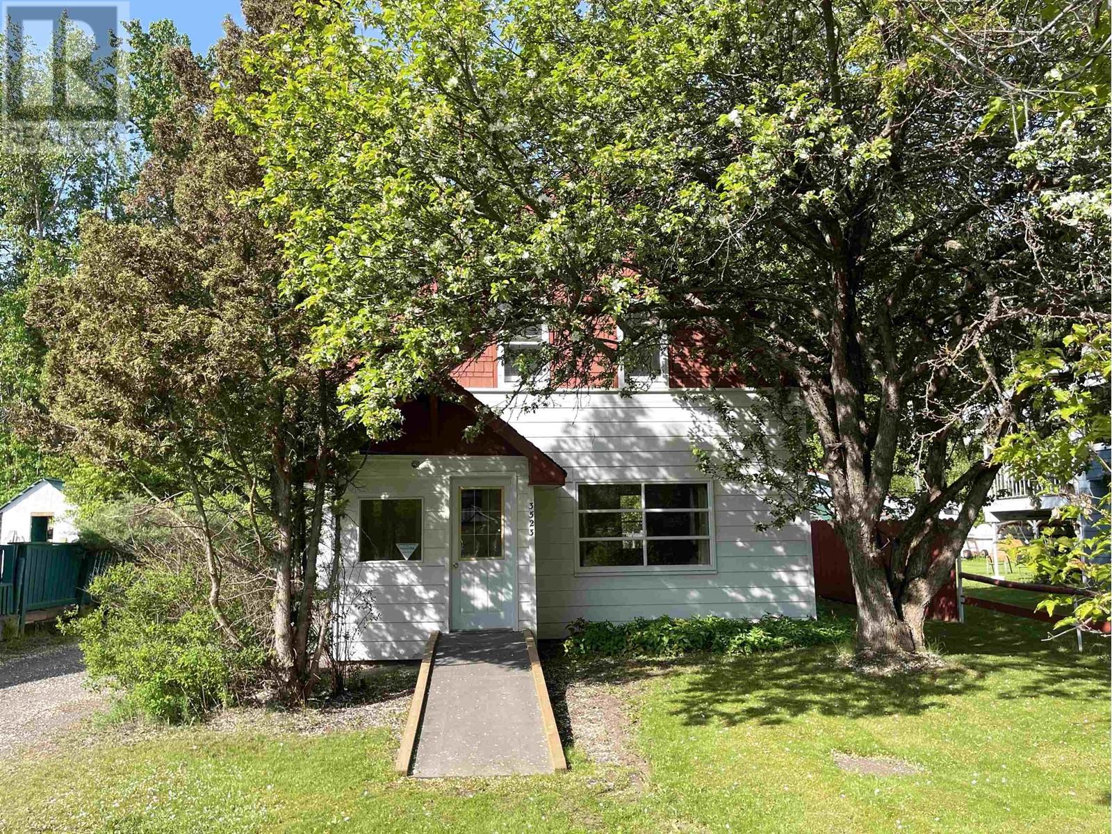 3523 2nd Avenue, Smithers, British Columbia  V0J 2N0 - Photo 2 - R3009754
