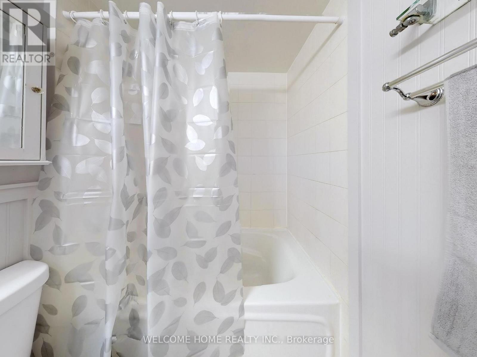 Gv-124 - 17 Barberry Place, Toronto, Ontario  M2K 3E2 - Photo 24 - C12192921